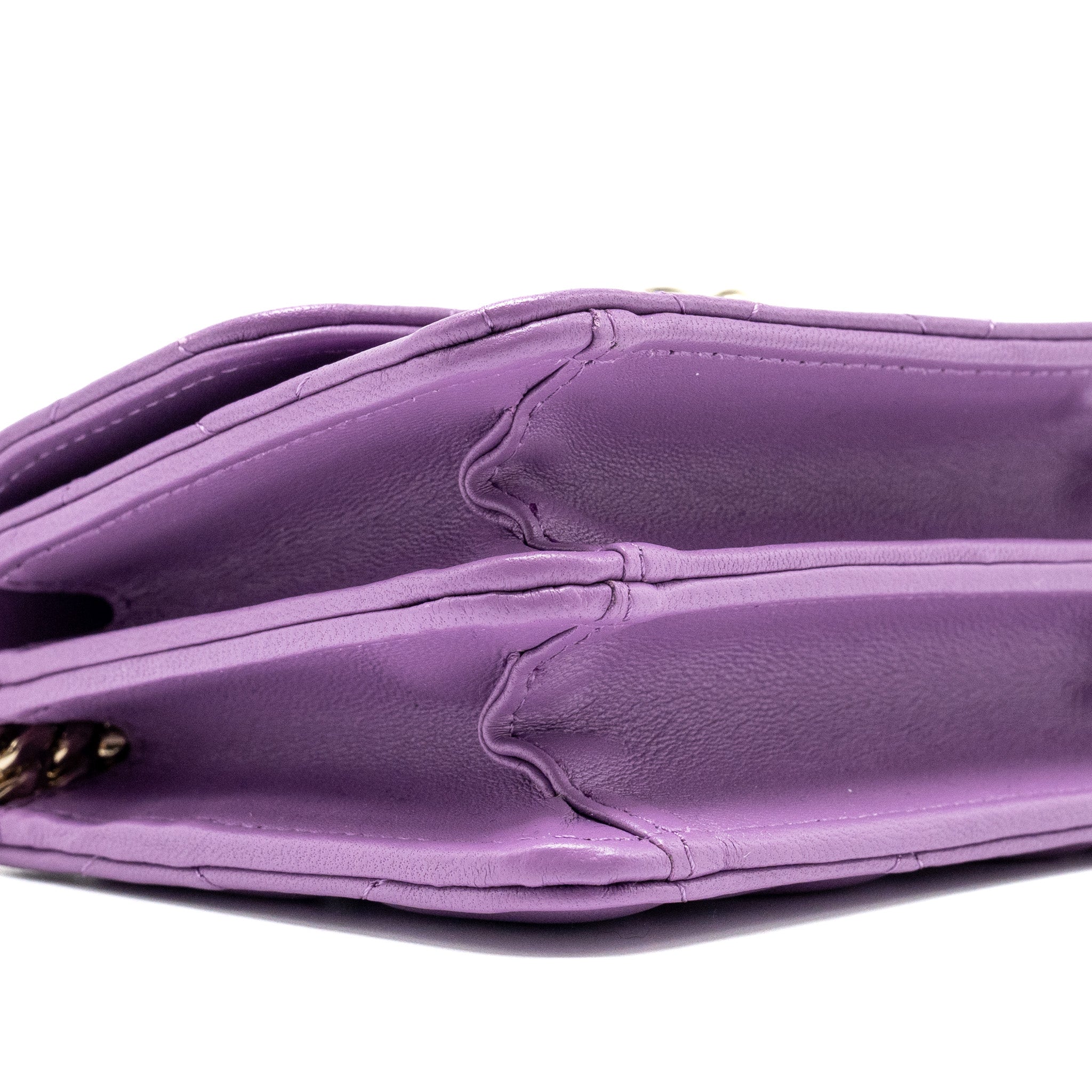 CHANEL DETAILED TOP HANDLE FLAP MINI CLUTCH WITH CHAIN LAMBSKIN PURPLE LGHW (MICROCHIP)