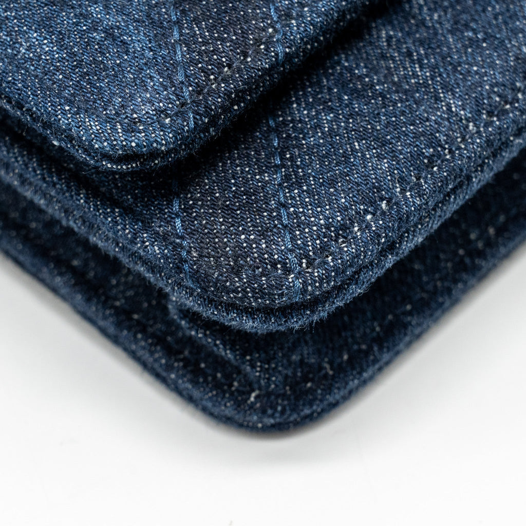 CHANEL 19 WALLET ON CHAIN DENIM BLUE MULTICOLOUR HARDWARE (MICROCHIP)
