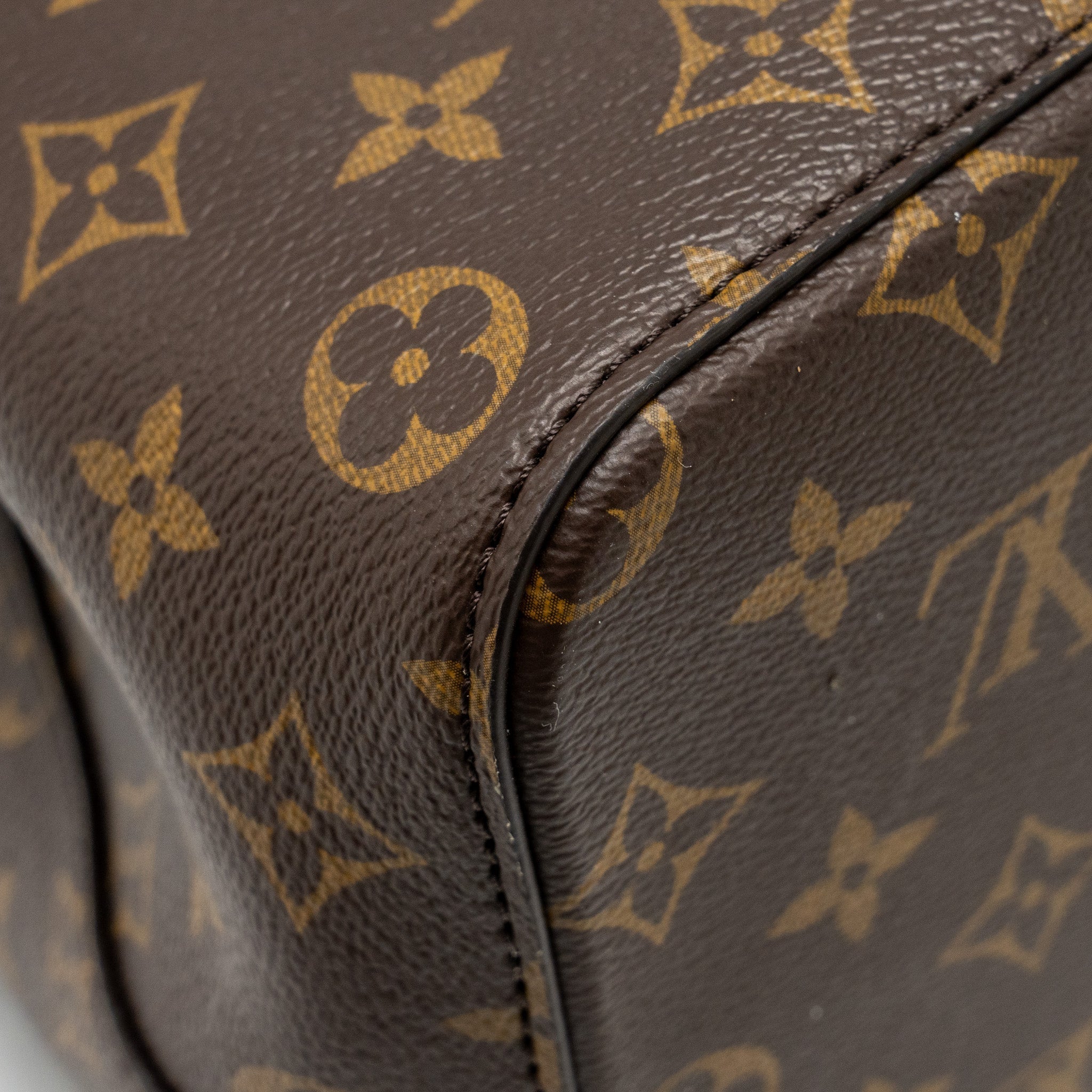 LOUIS VUITTON NEO NOE MONOGRAM CANVAS BLACK GHW
