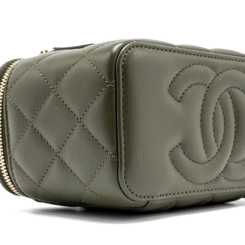 CHANEL DETAIL TOP HANDLE LONG VANITY WITH CHAIN LAMBSKIN DARK GREEN GHW (MICROCHIP)