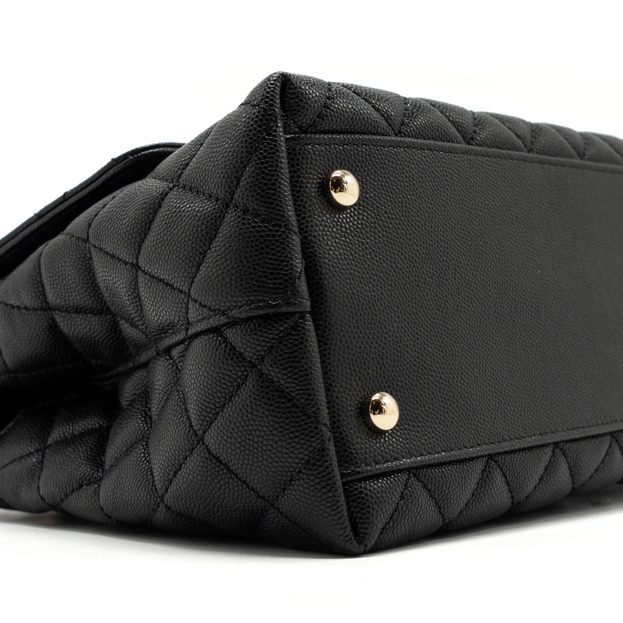 CHANEL MEDIUM COCO HANDLE LIZARD EMBOSSED HANDLE CAVIAR BLACK LGHW (MICROCHIP)