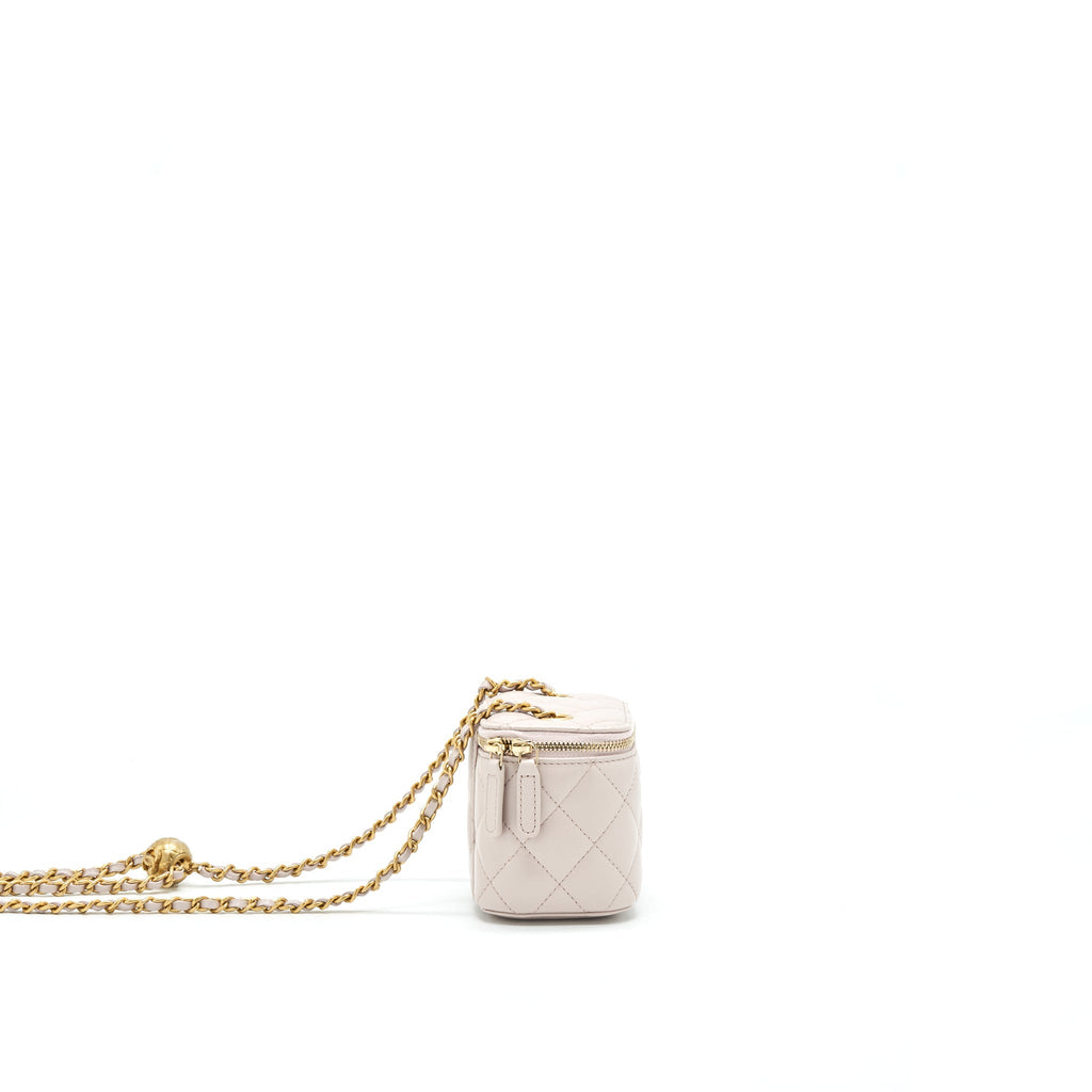 CHANEL 21B LILAC/ LIGHT PURPLE PEARL CRUSH SMALL VANITY CASE WITH CHAIN