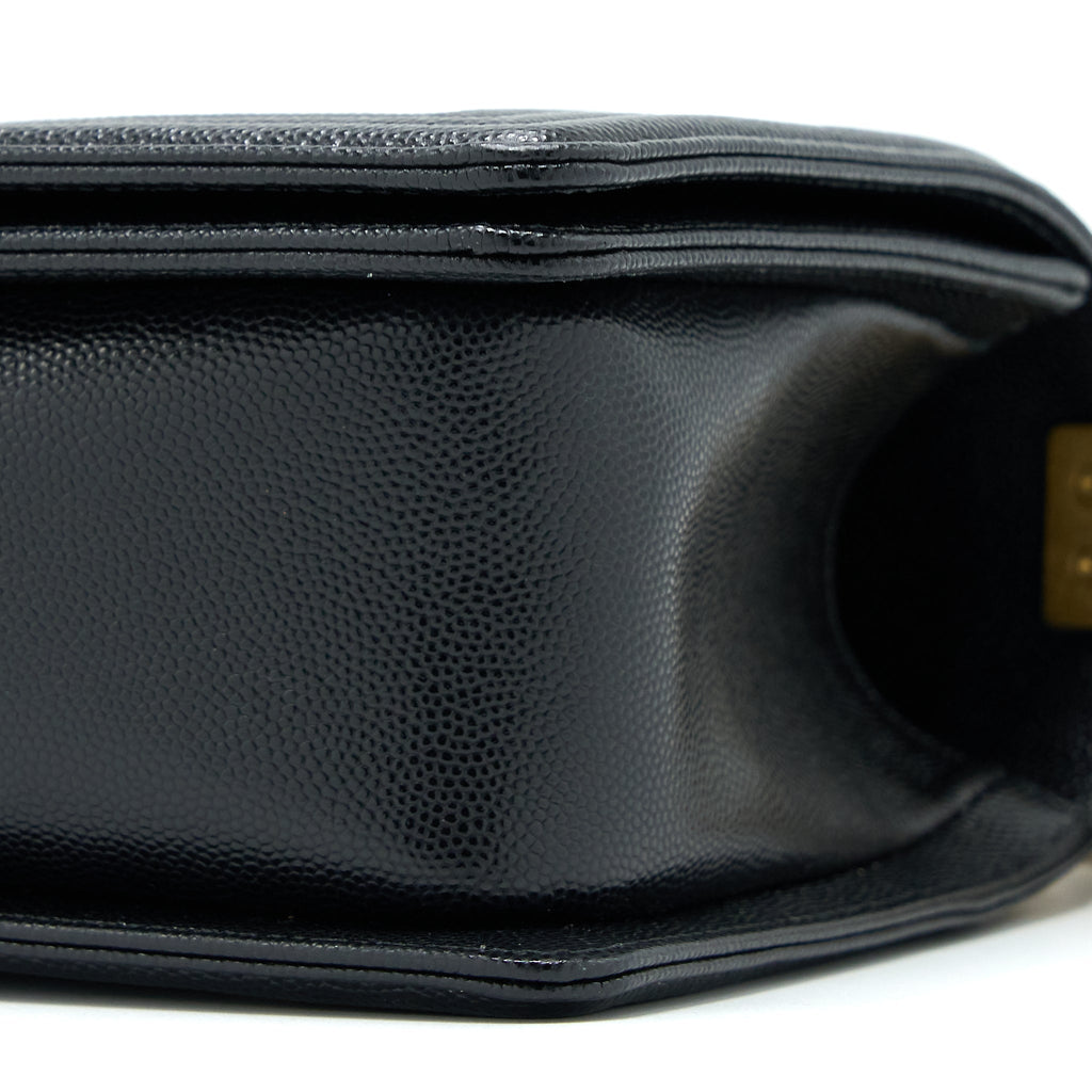 CHANEL MEDIUM BOY BAG CAVIAR BLACK GHW