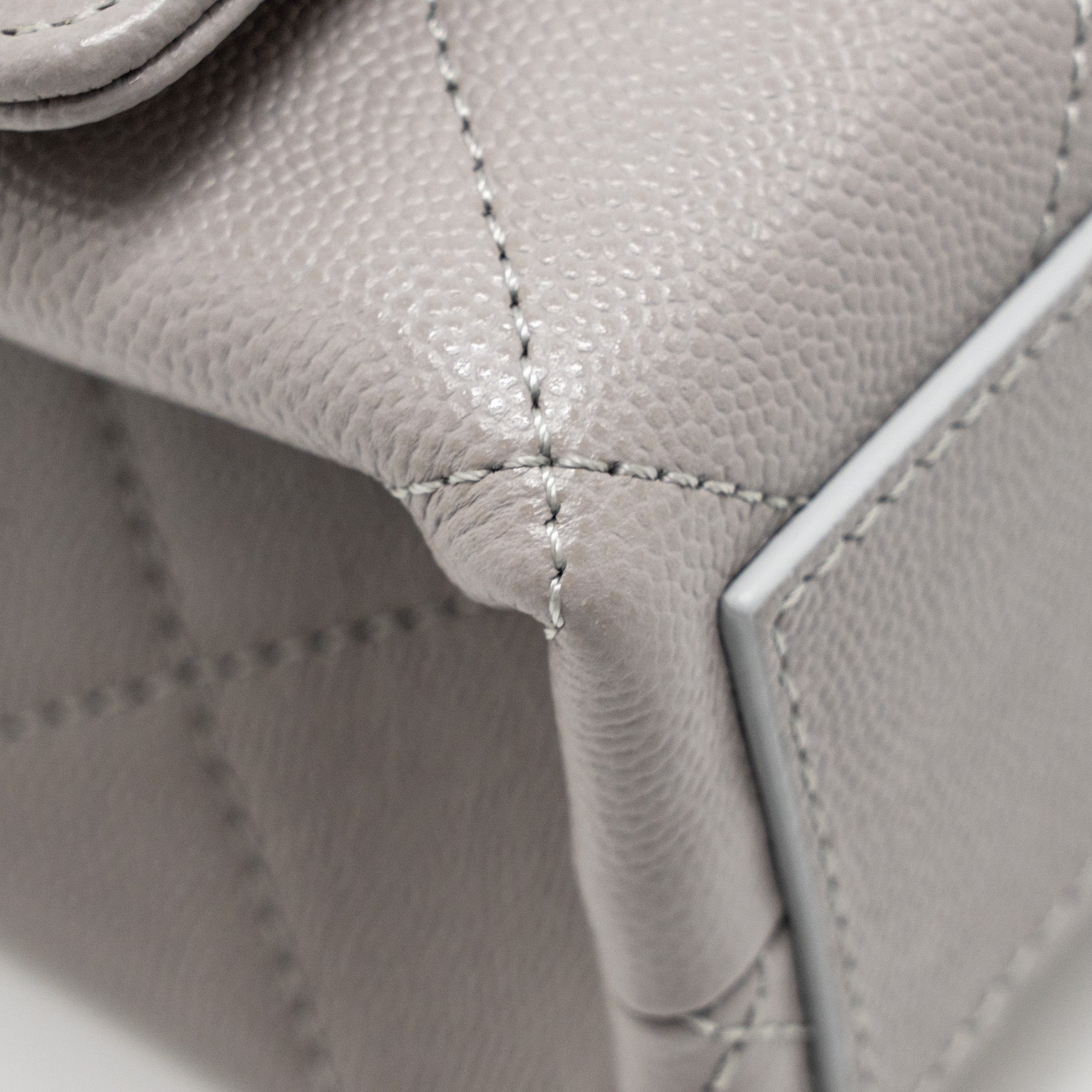 CHANEL QUILTED FLAP BAG WITH CHAIN HANDLE CAVIAR GREY GHW (MICROCHIP)