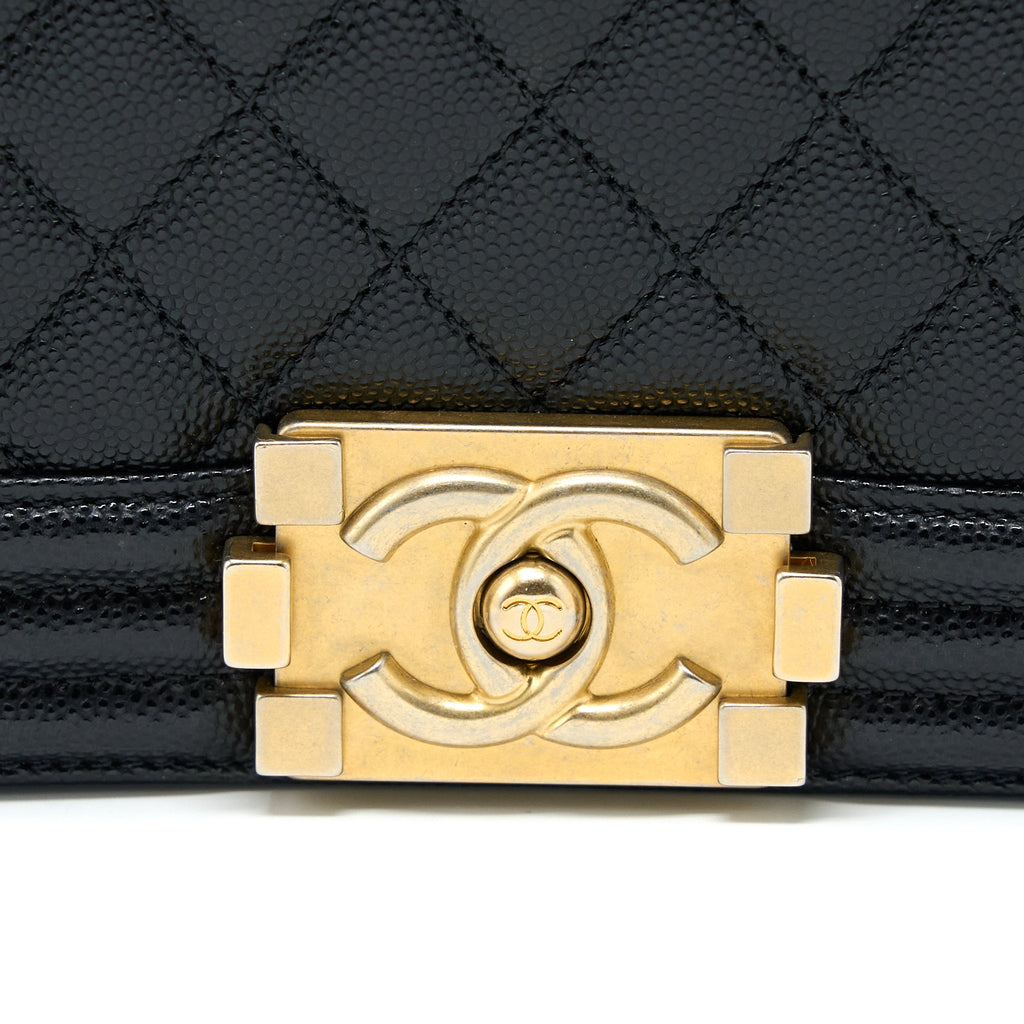 CHANEL MEDIUM BOY BAG CAVIAR BLACK GHW