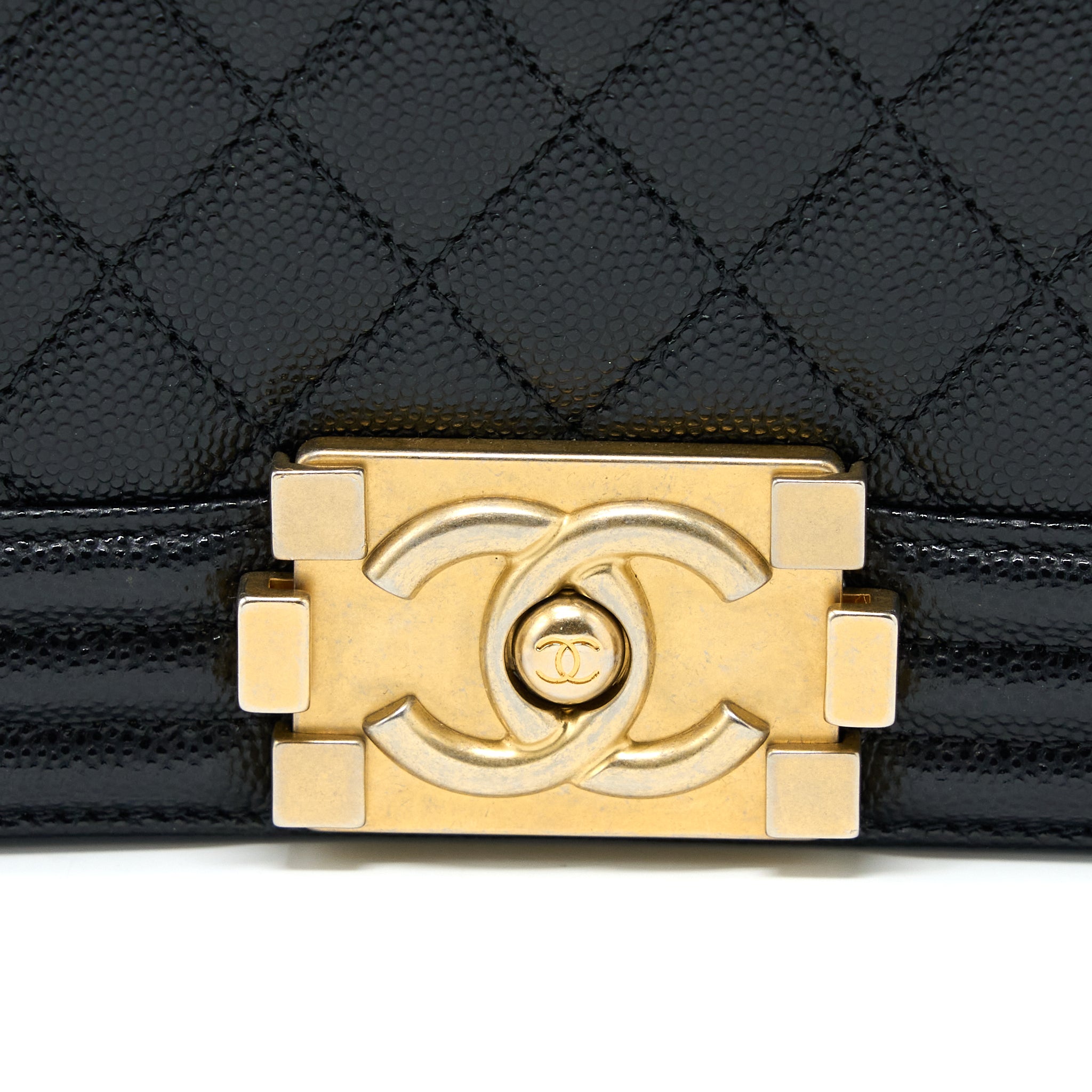 CHANEL MEDIUM BOY BAG CAVIAR BLACK GHW