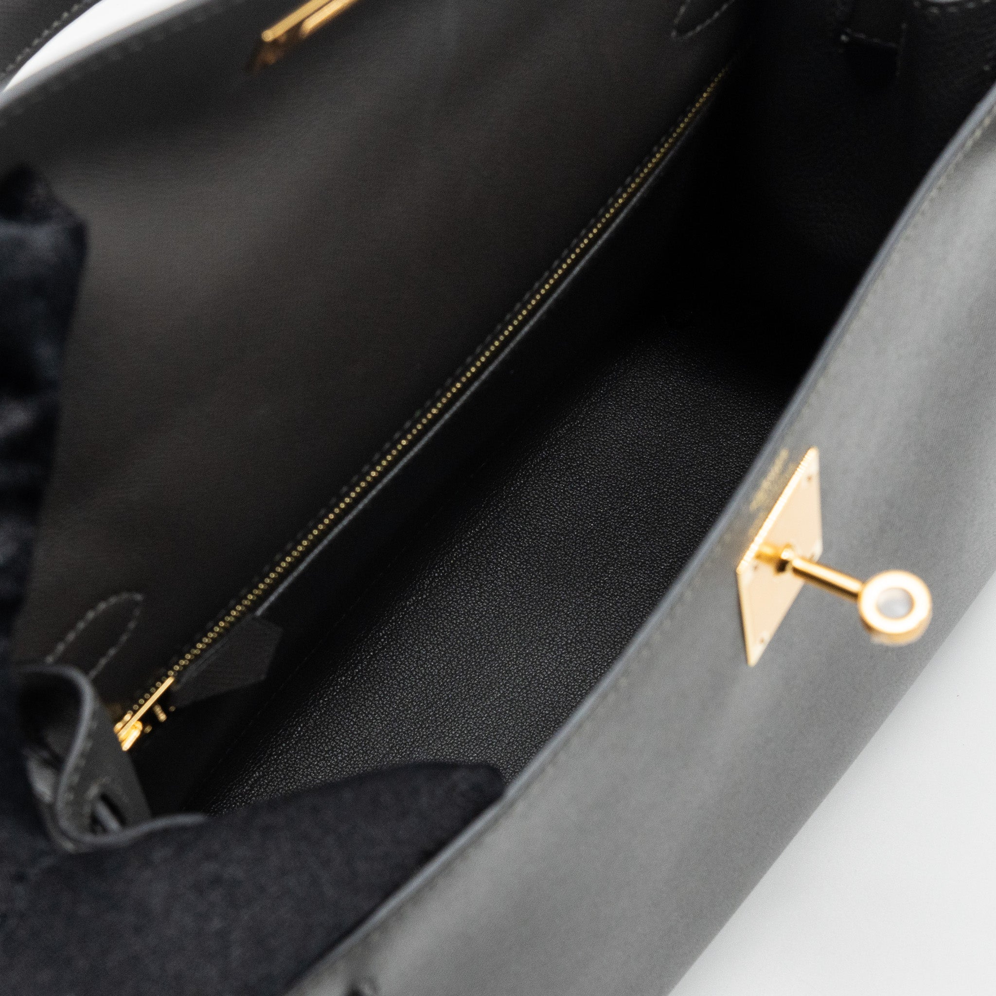 HERMES KELLY 28 MADAME LEATHER GRAPHITE GHW