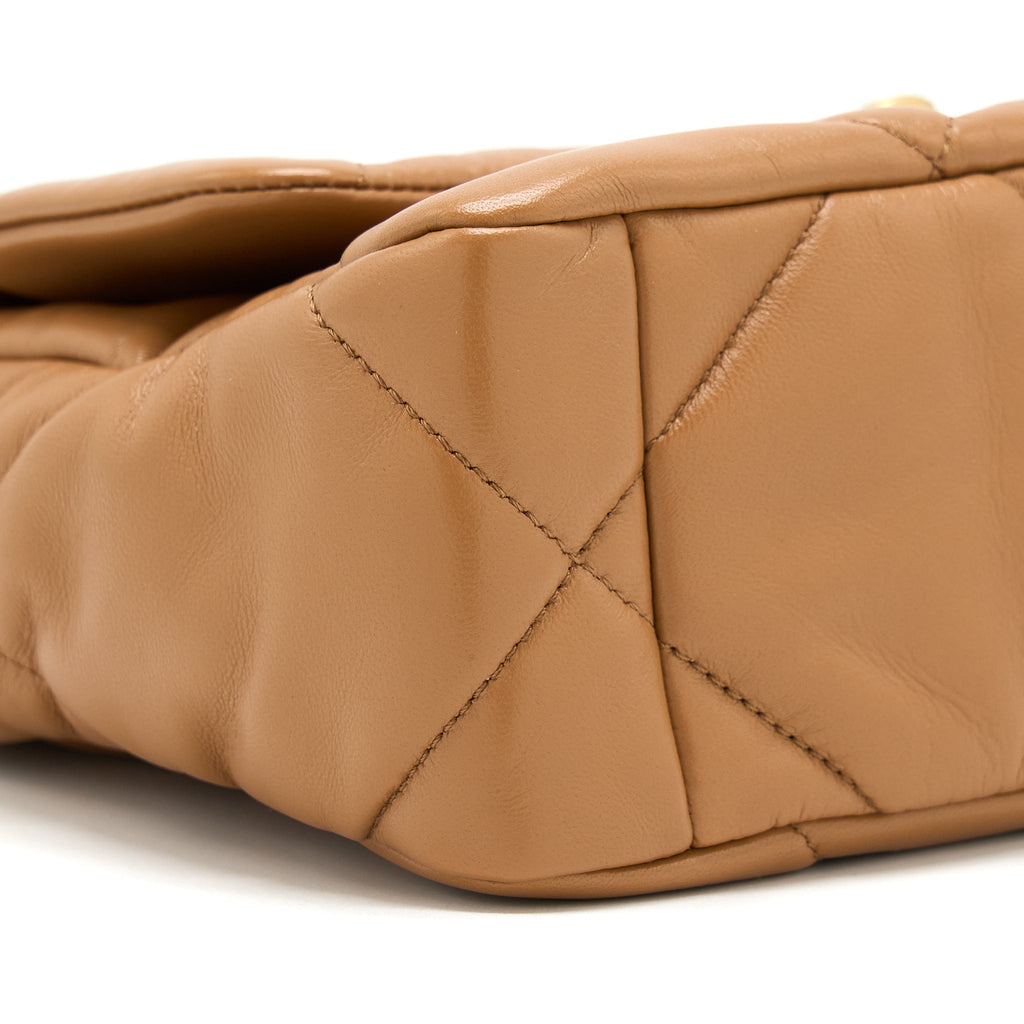 CHANEL 22A SMALL 19 BAG LAMBSKIN CARAMEL GHW (MICROCHIP)