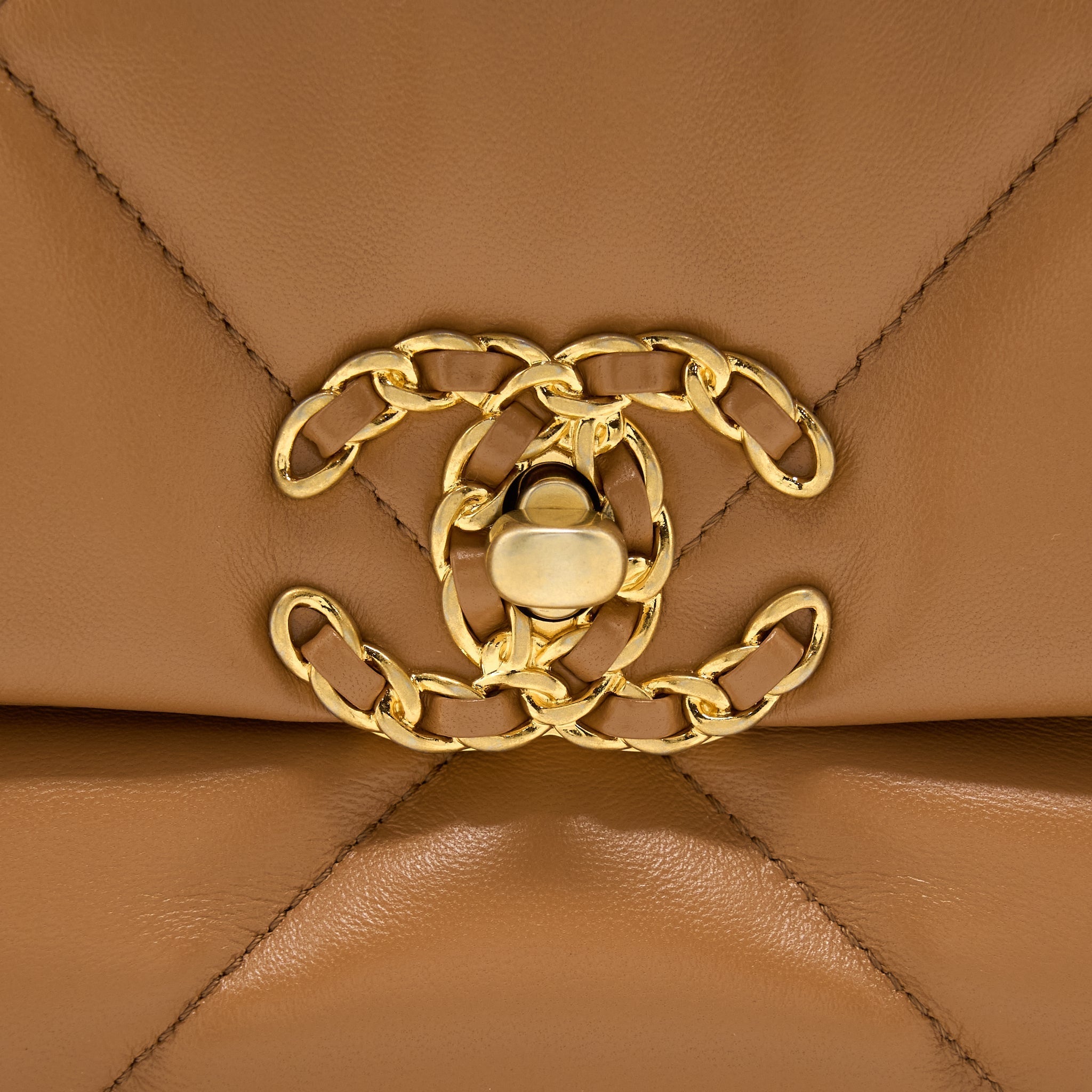 CHANEL 22A SMALL 19 BAG LAMBSKIN CARAMEL GHW (MICROCHIP)