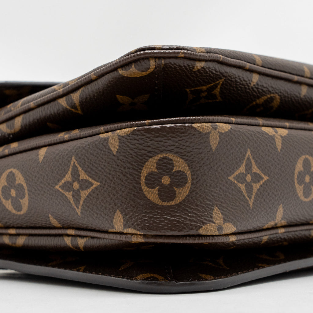 LOUIS VUITTON POCHETTE METIS MONOGRAM CANVAS GHW