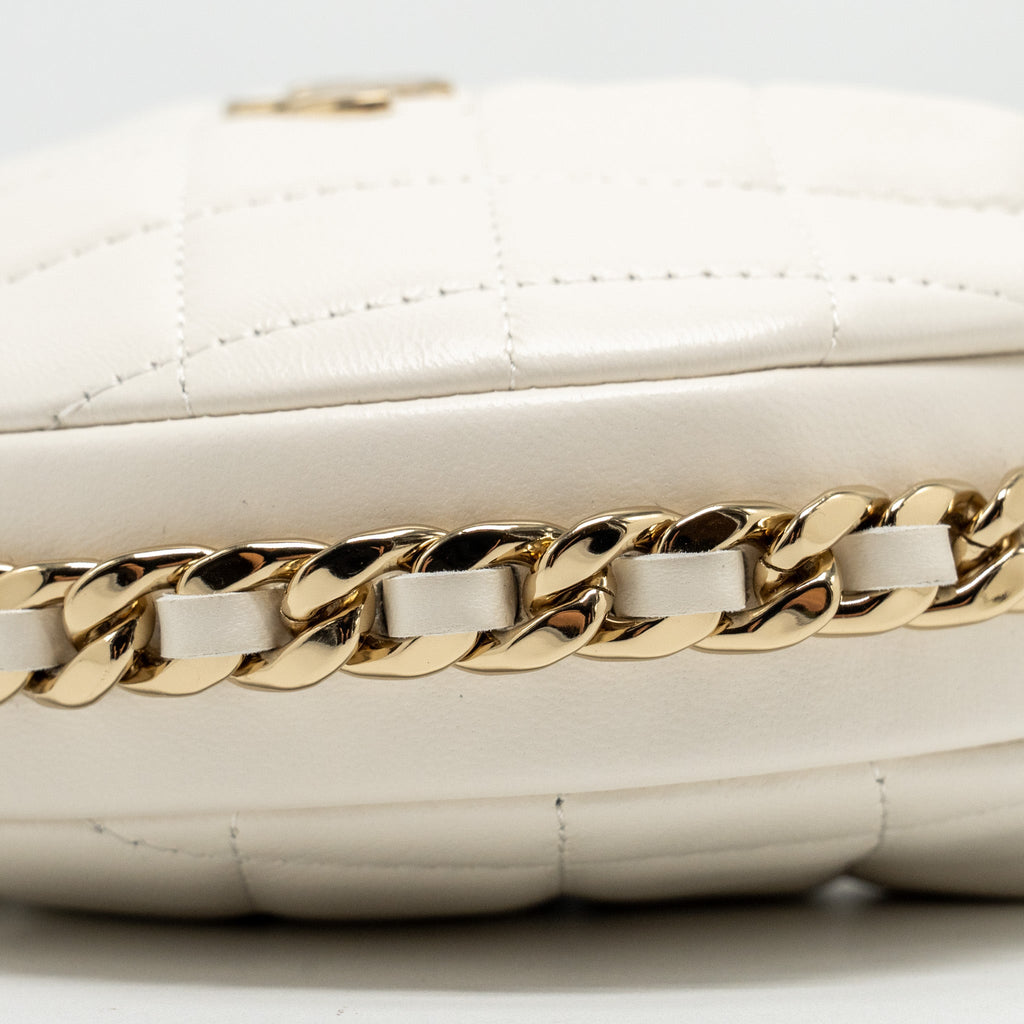 CHANEL 23C ROUND CLUTCH LAMBSKIN WHITE LGHW (MICROCHIP)