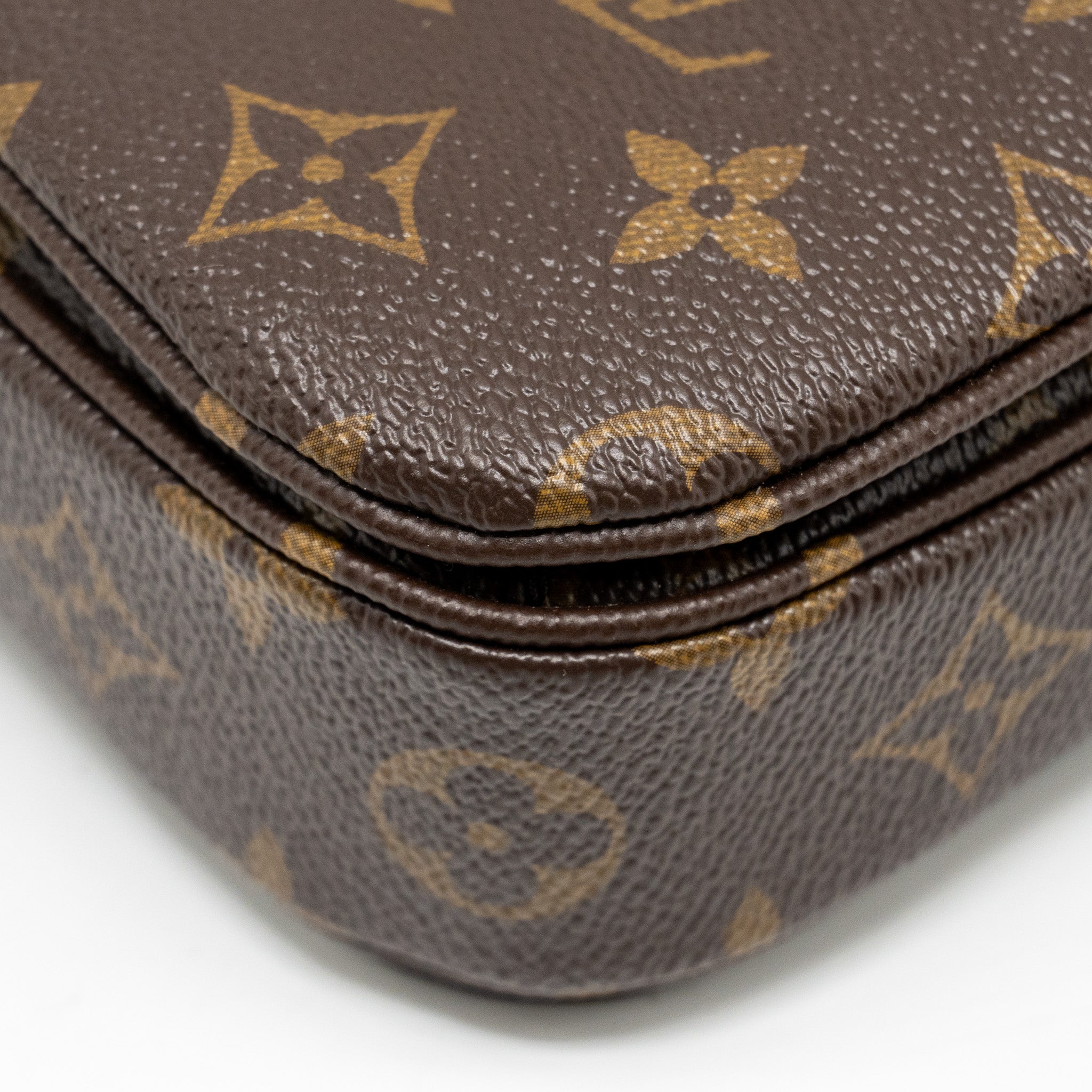 LOUIS VUITTON POCHETTE MÉTIS MONOGRAM CANVAS GHW