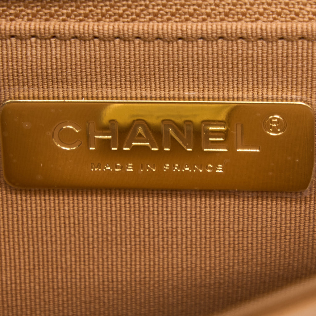 CHANEL 22A SMALL 19 BAG LAMBSKIN CARAMEL GHW (MICROCHIP)