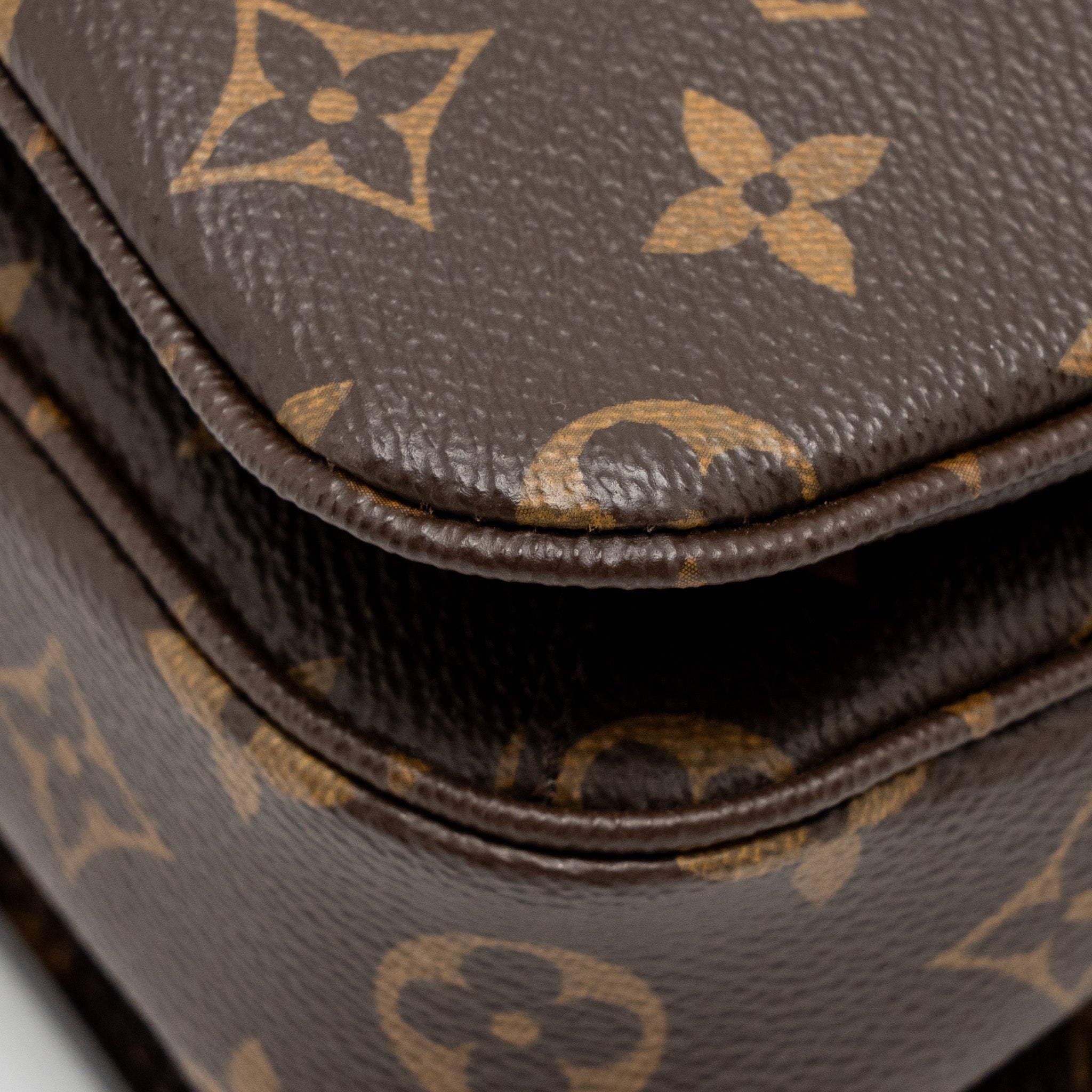 LOUIS VUITTON POCHETTE METIS MONOGRAM CANVAS GHW