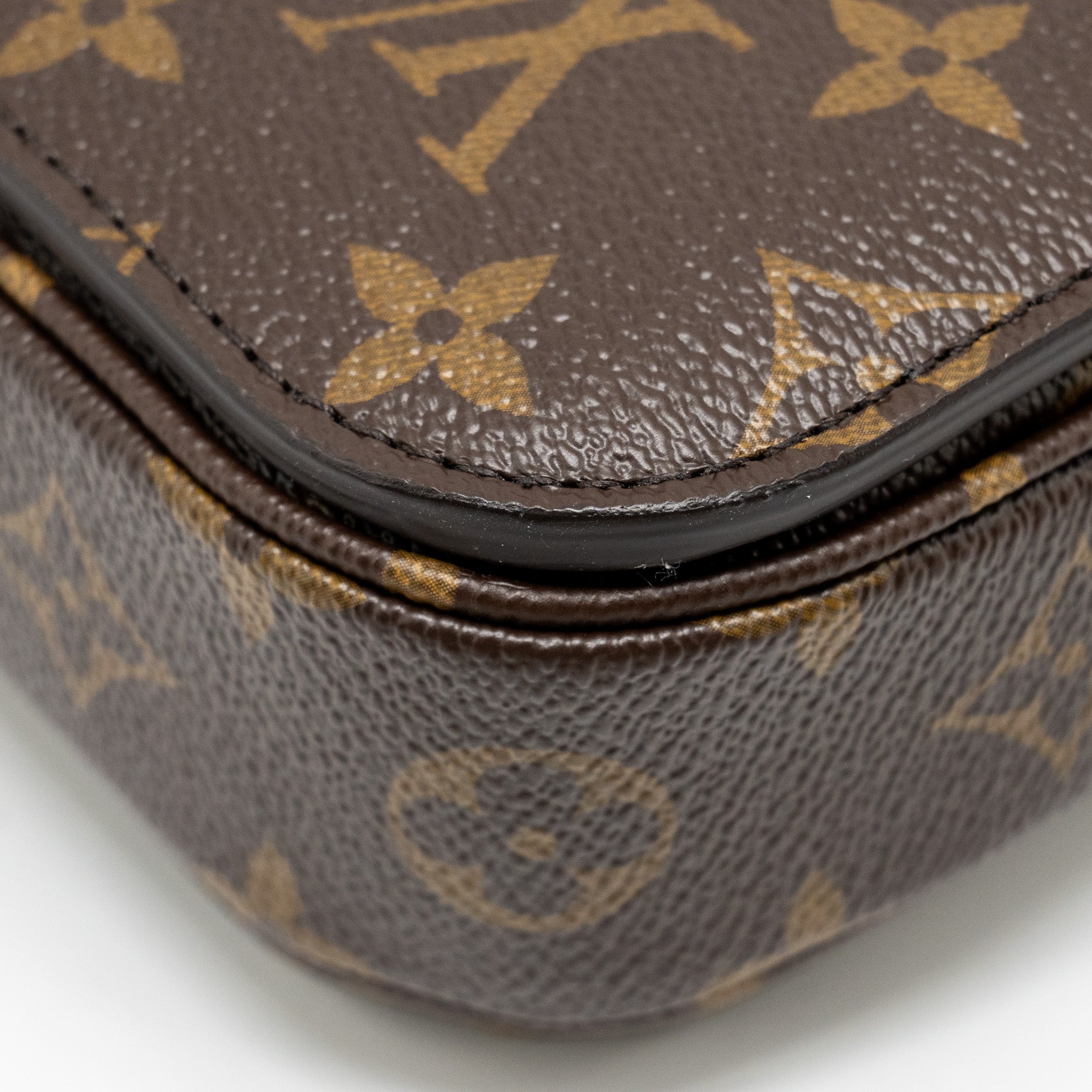 LOUIS VUITTON POCHETTE MÉTIS MONOGRAM CANVAS GHW