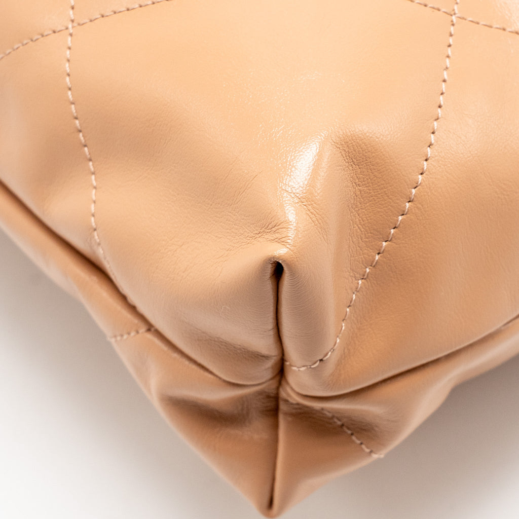CHANEL MEDIUM 22 BAG SHINY CALFSKIN LIGHT BEIGE GHW (MICROCHIP)