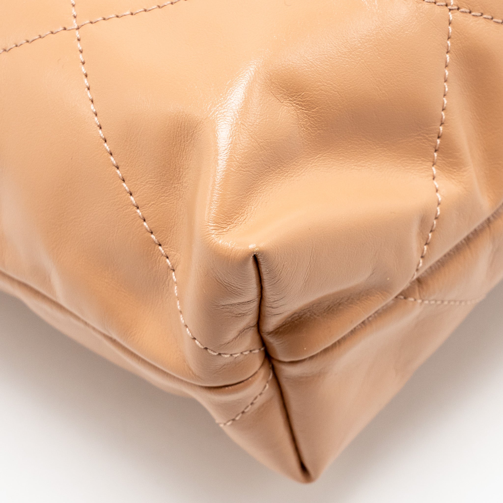 CHANEL MEDIUM 22 BAG SHINY CALFSKIN LIGHT BEIGE GHW (MICROCHIP)
