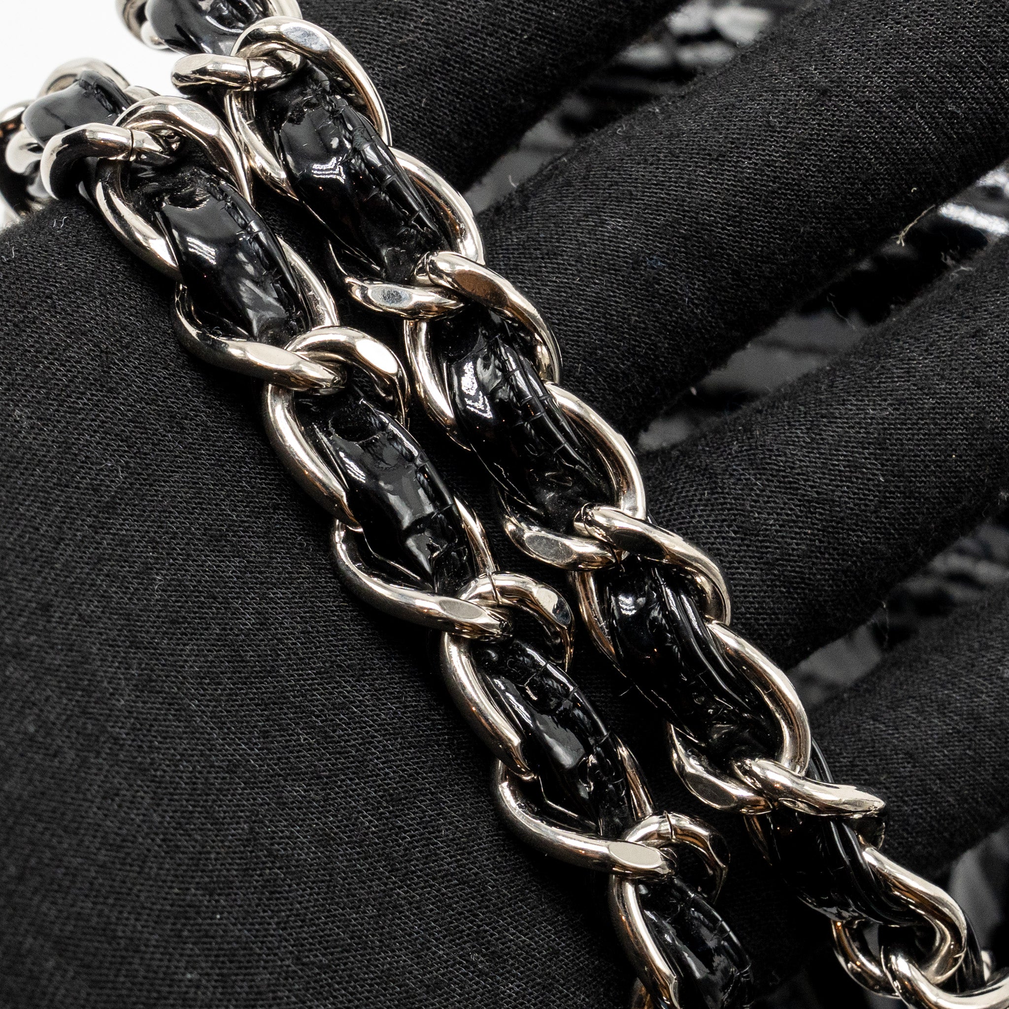 CHANEL CHEVRON JUMBO SINGLE FLAP BAG PATENT BLACK SHW