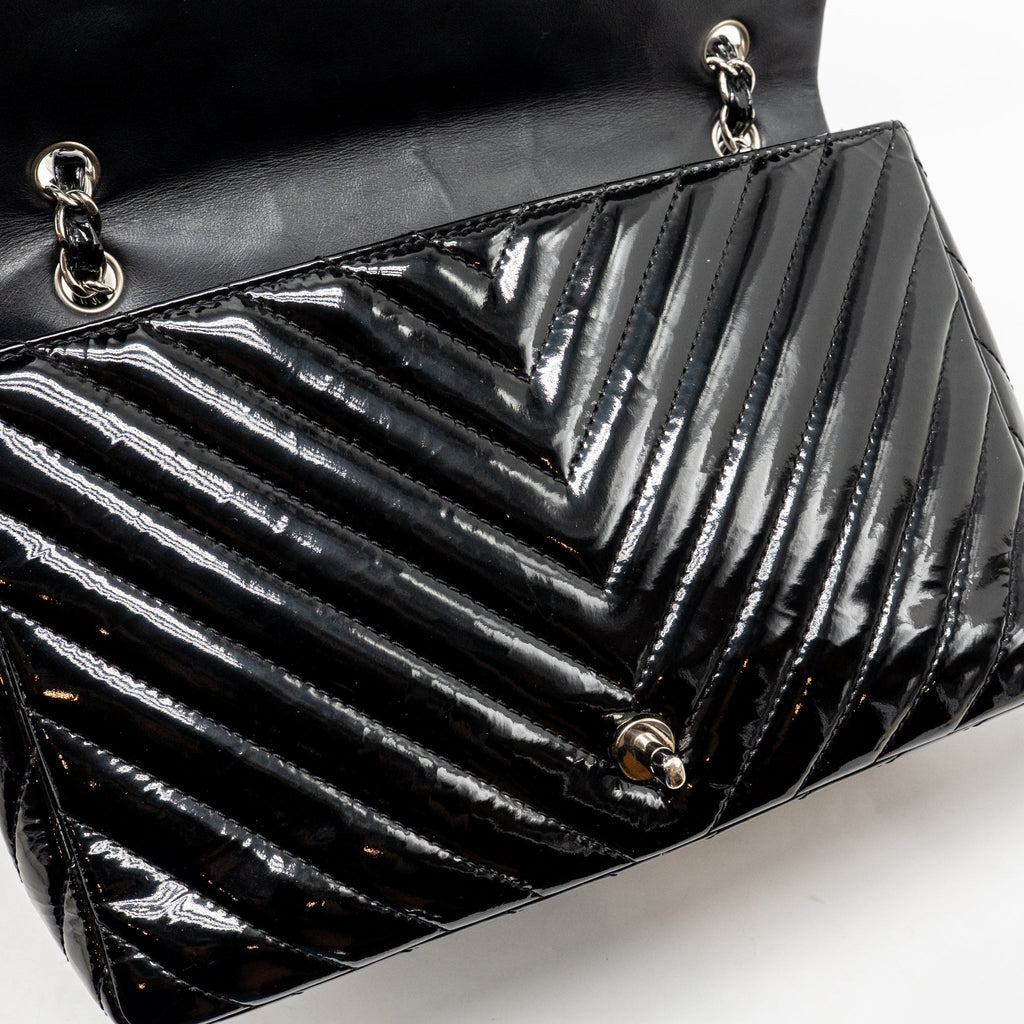 CHANEL CHEVRON JUMBO SINGLE FLAP BAG PATENT BLACK SHW
