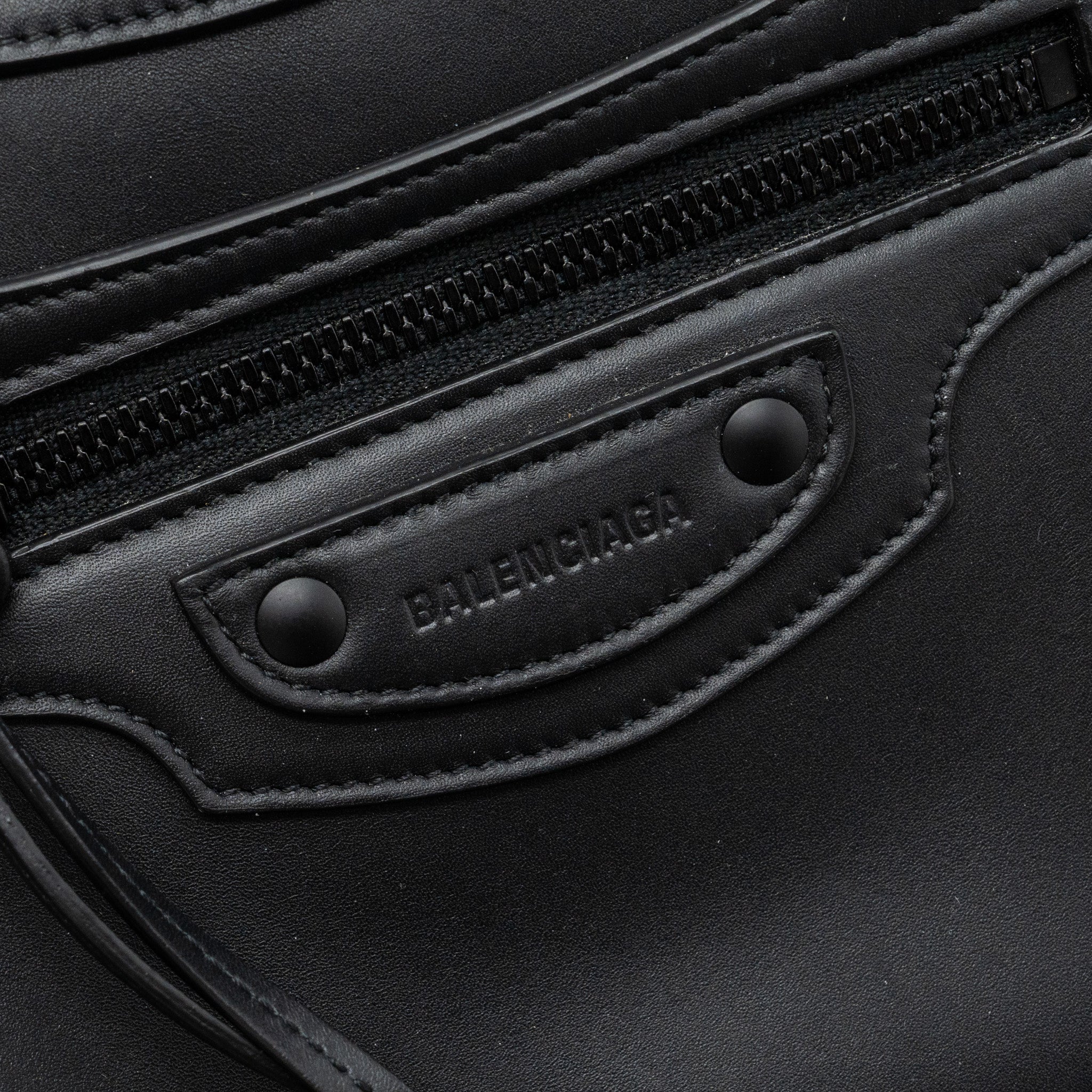 BALENCIAGA NEO CLASSIC SMALL HANDBAG CALFSKIN BLACK BLACK/RUTHENIUM HARDWARE
