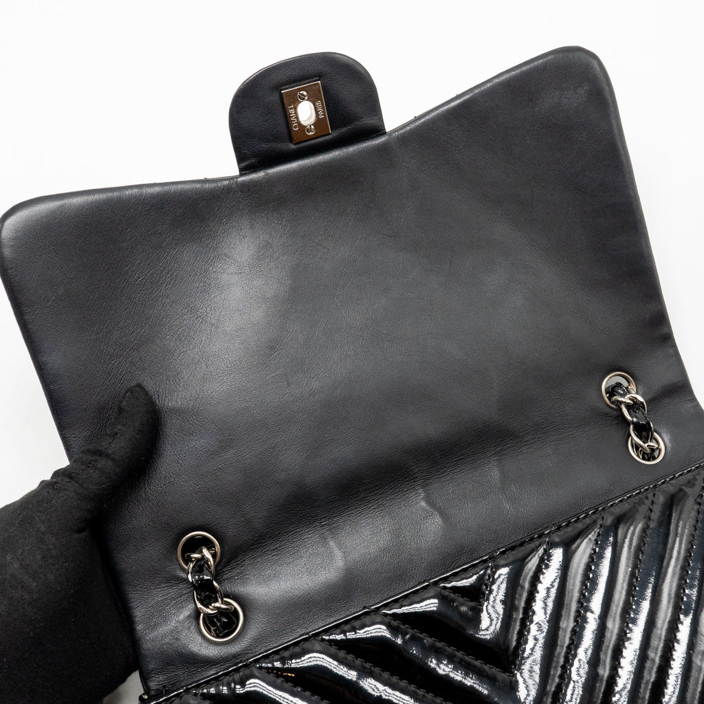 CHANEL CHEVRON JUMBO SINGLE FLAP BAG PATENT BLACK SHW