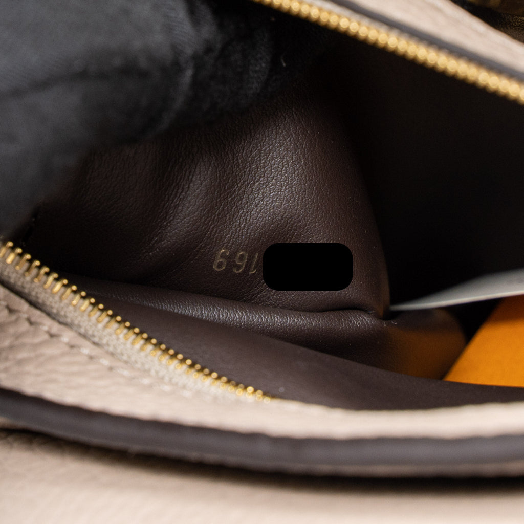 LOUIS VUITTON CAPUCINES BB TAURILLON GALET GHW