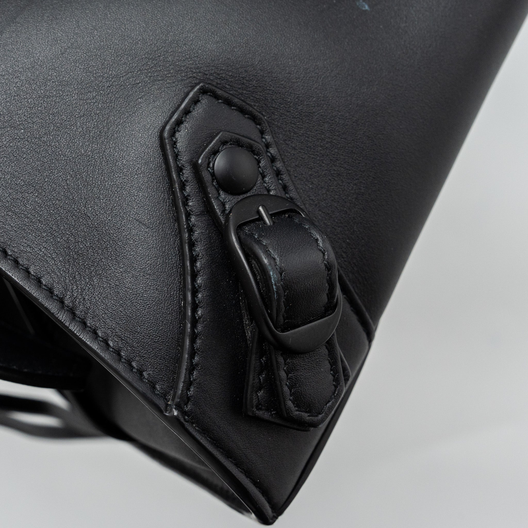 BALENCIAGA NEO CLASSIC SMALL HANDBAG CALFSKIN BLACK BLACK/RUTHENIUM HARDWARE