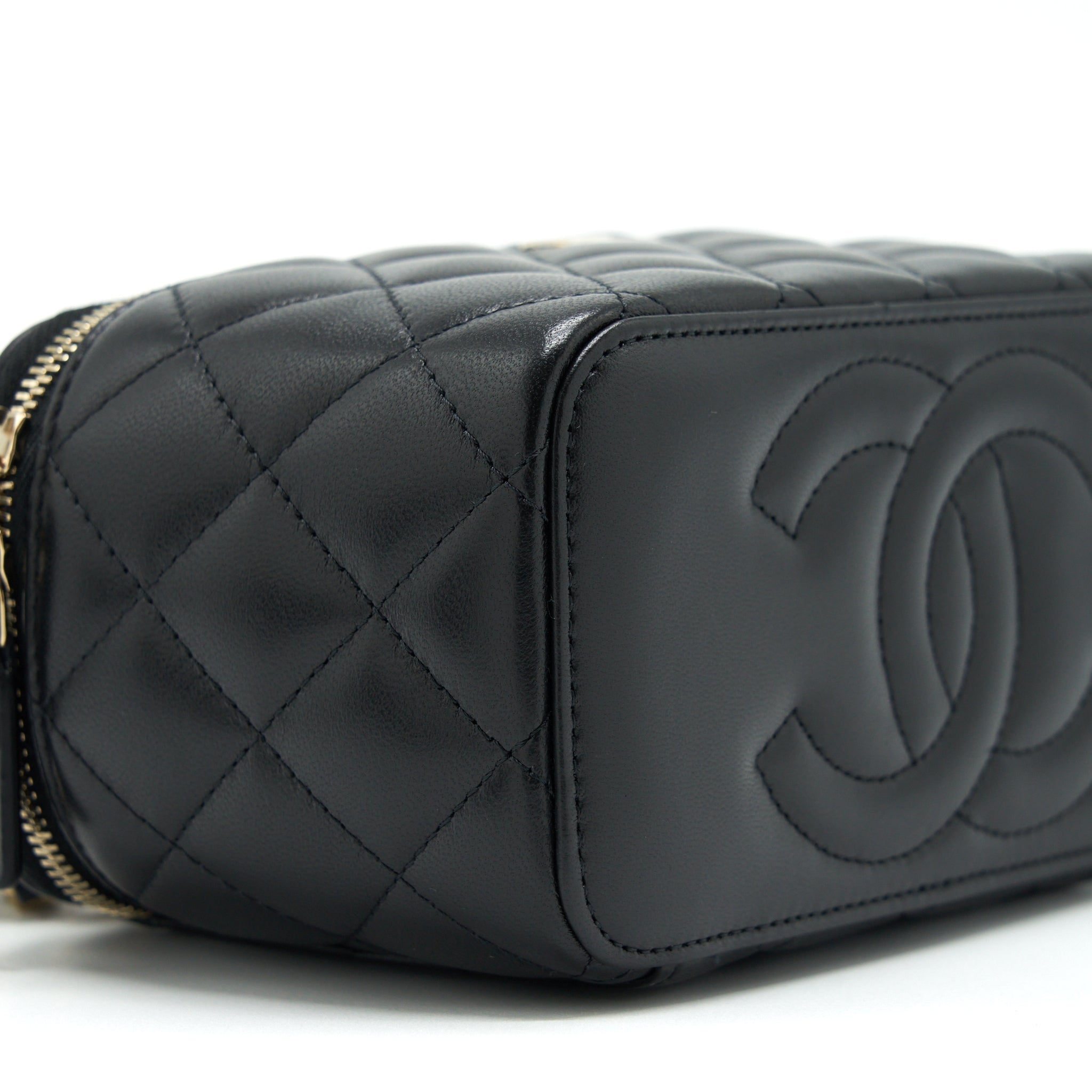 CHANEL 22A TOP HANDLE LONG VANITY WITH CHAIN LAMBSKIN BLACK LGHW