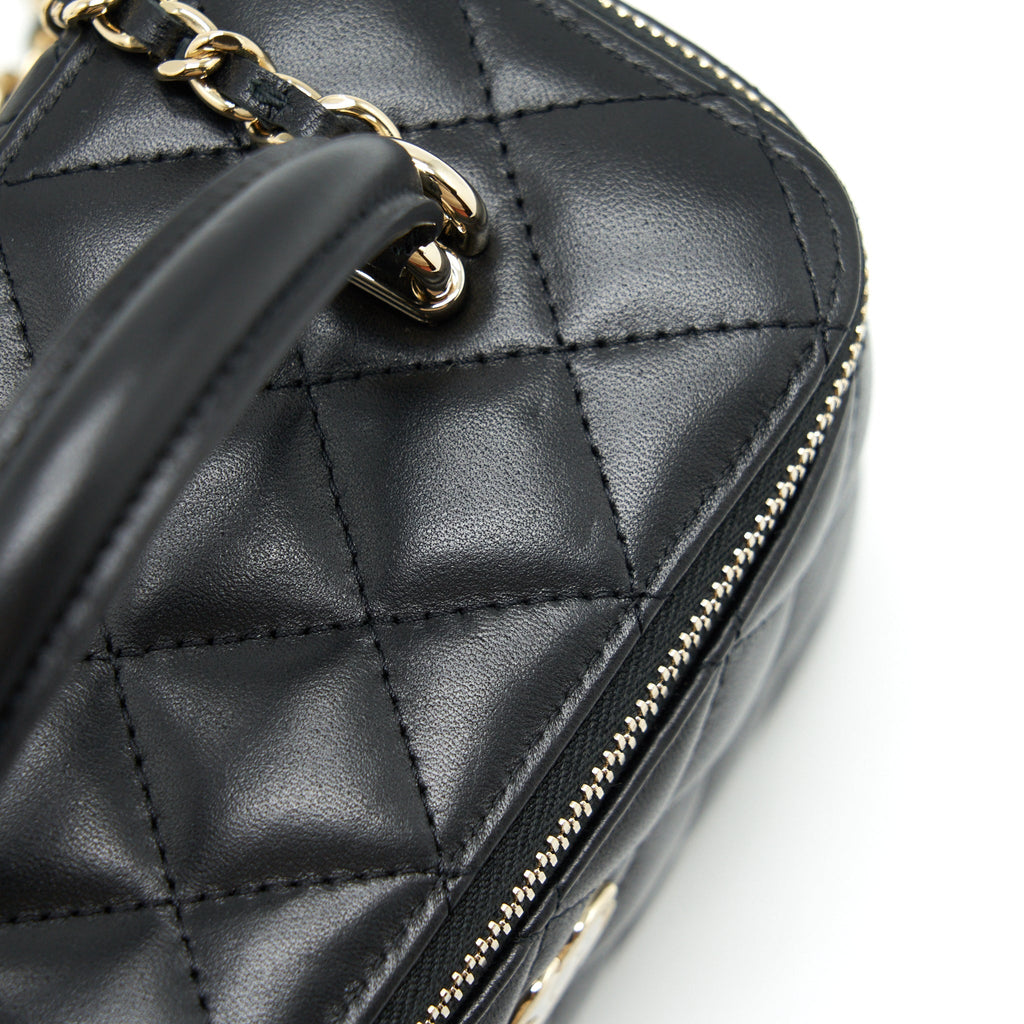 CHANEL 22A TOP HANDLE LONG VANITY WITH CHAIN LAMBSKIN BLACK LGHW