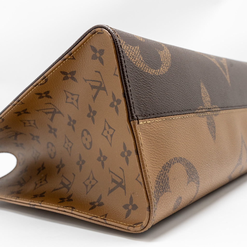 LOUIS VUITTON ONTHEGO MM MONOGRAM CANVAS GHW