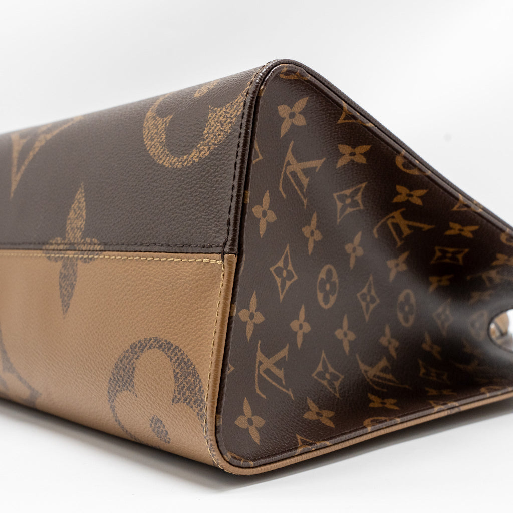 LOUIS VUITTON ONTHEGO MM MONOGRAM CANVAS GHW