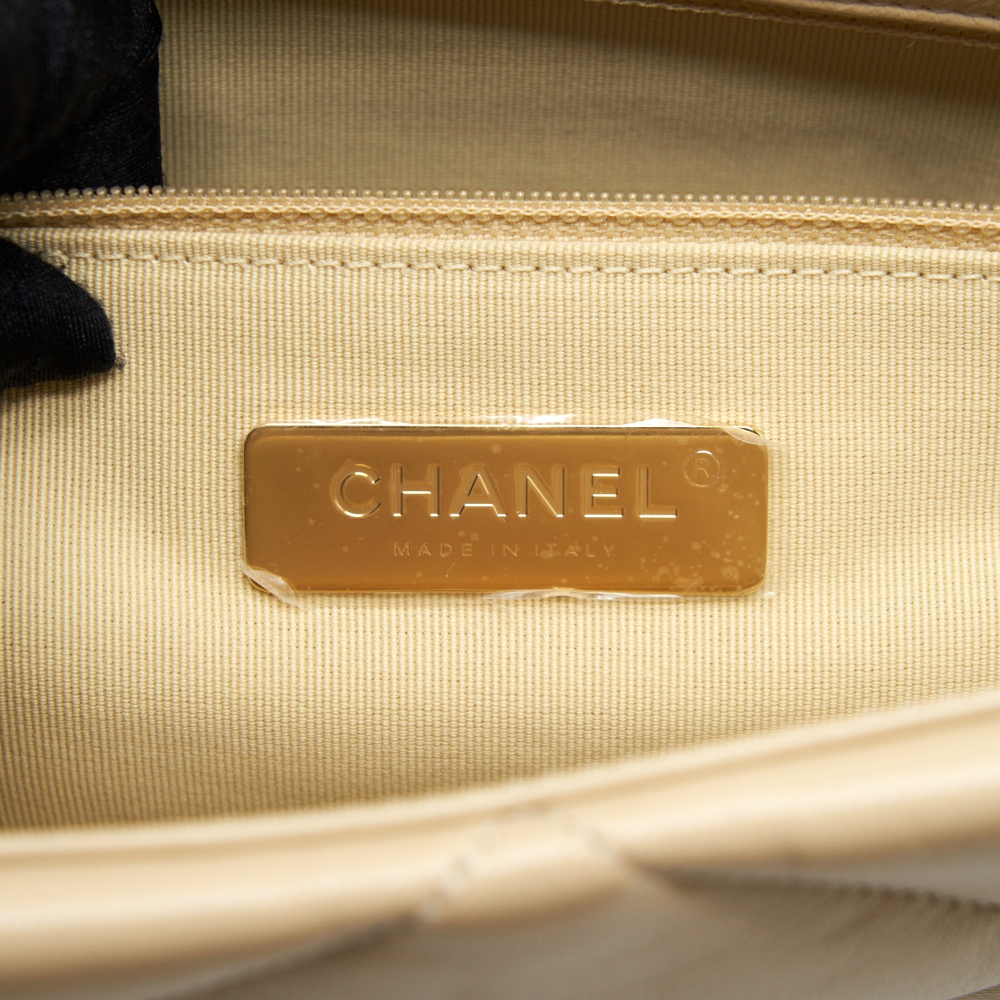 CHANEL MEDIUM 19 BAG QUILTED GOATSKIN LEATHER LIGHT BEIGE GOLD/SILVER HARDWARE (MICROCHIP)