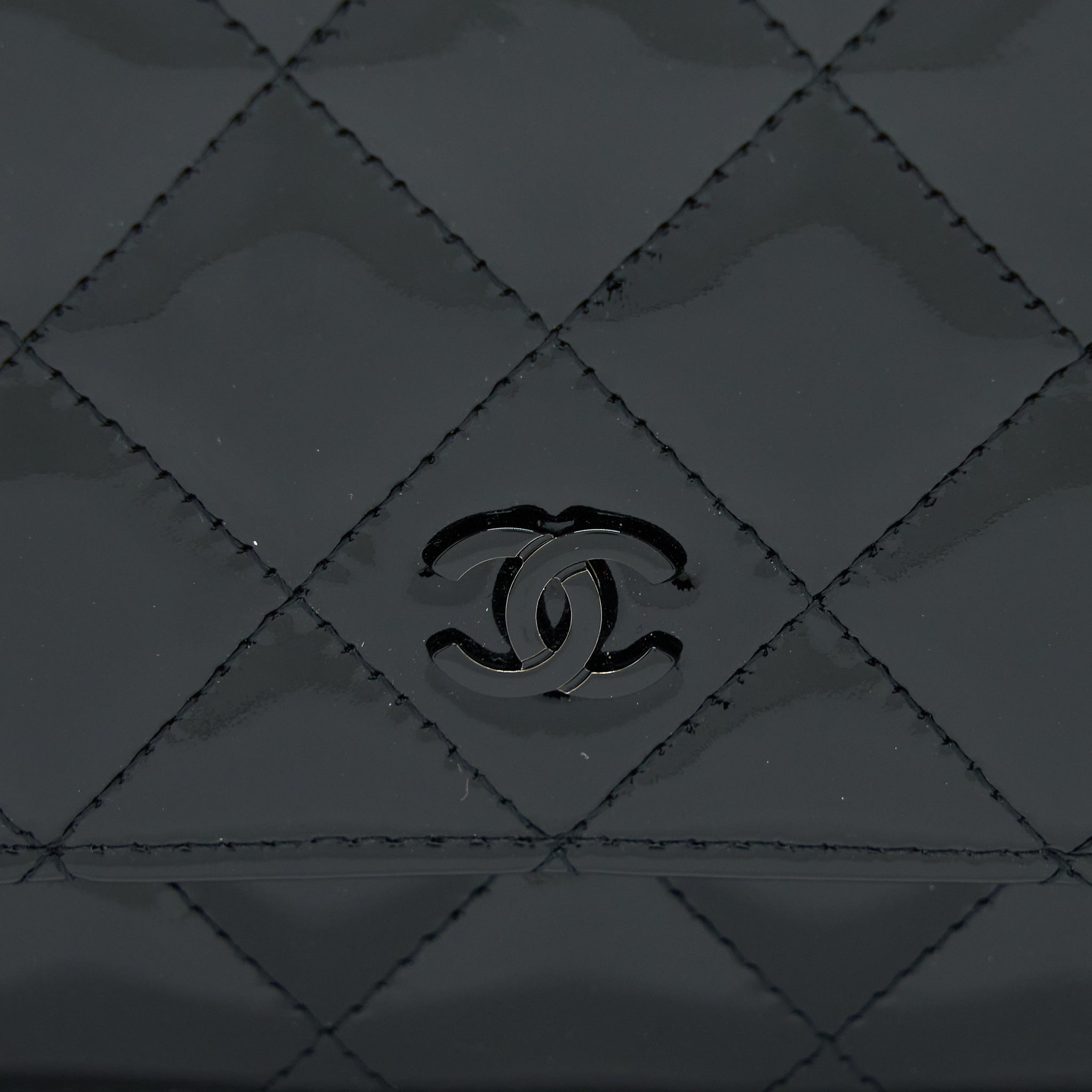 CHANEL CLASSIC WALLET ON CHAIN PATENT BLACK SHW