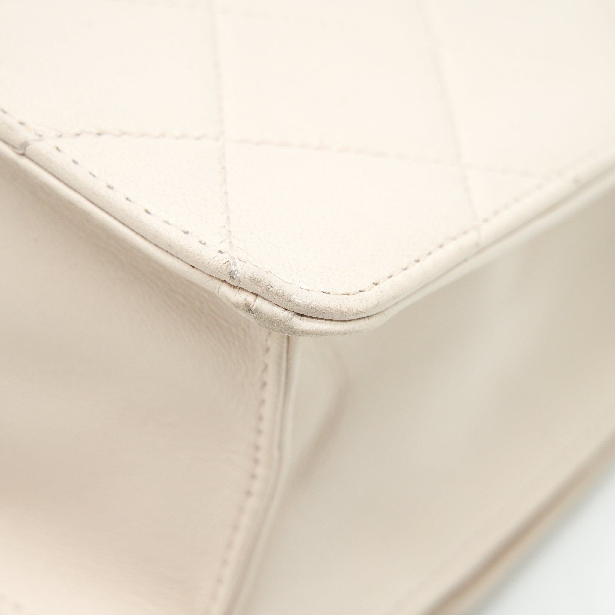 CHANEL CC LOGO FLAP BAG WITH CHAIN QUILTED LAMBSKIN IVORY WHITE