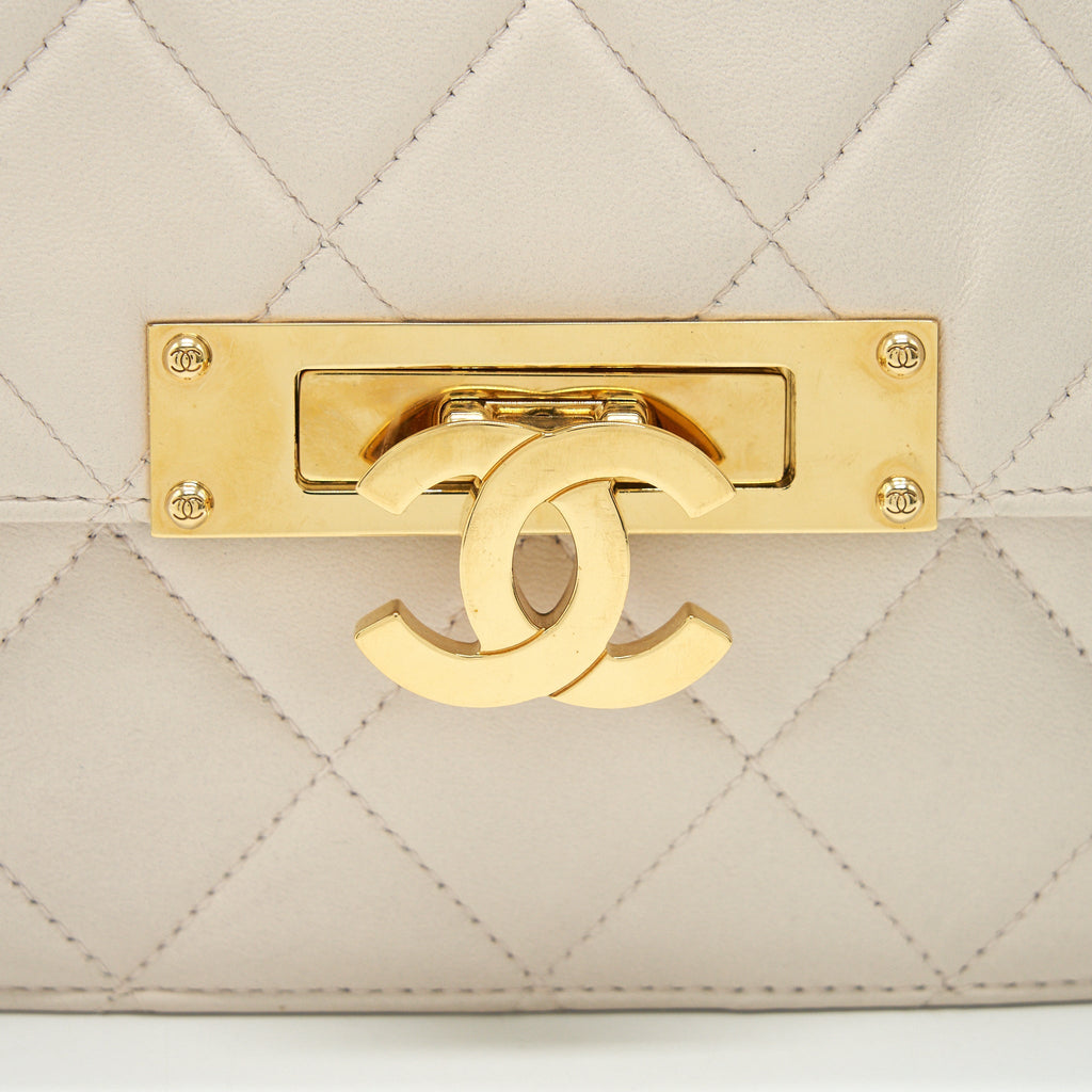 CHANEL CC LOGO FLAP BAG WITH CHAIN QUILTED LAMBSKIN IVORY WHITE