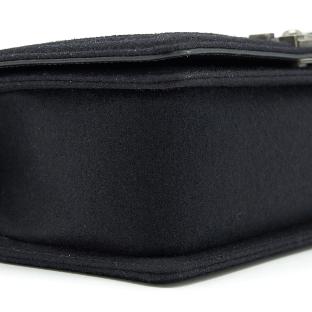 CHANEL 19B MEDIUM BOY FLAP BAG LIMITED EDITION FABRIC BLACK RUTHENIUM SILVER HARDWARE