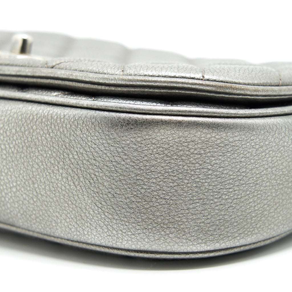 CHANEL CC LOGO QUILTED CALFSKIN FLAP BAG IN METALLIC DARK GREY