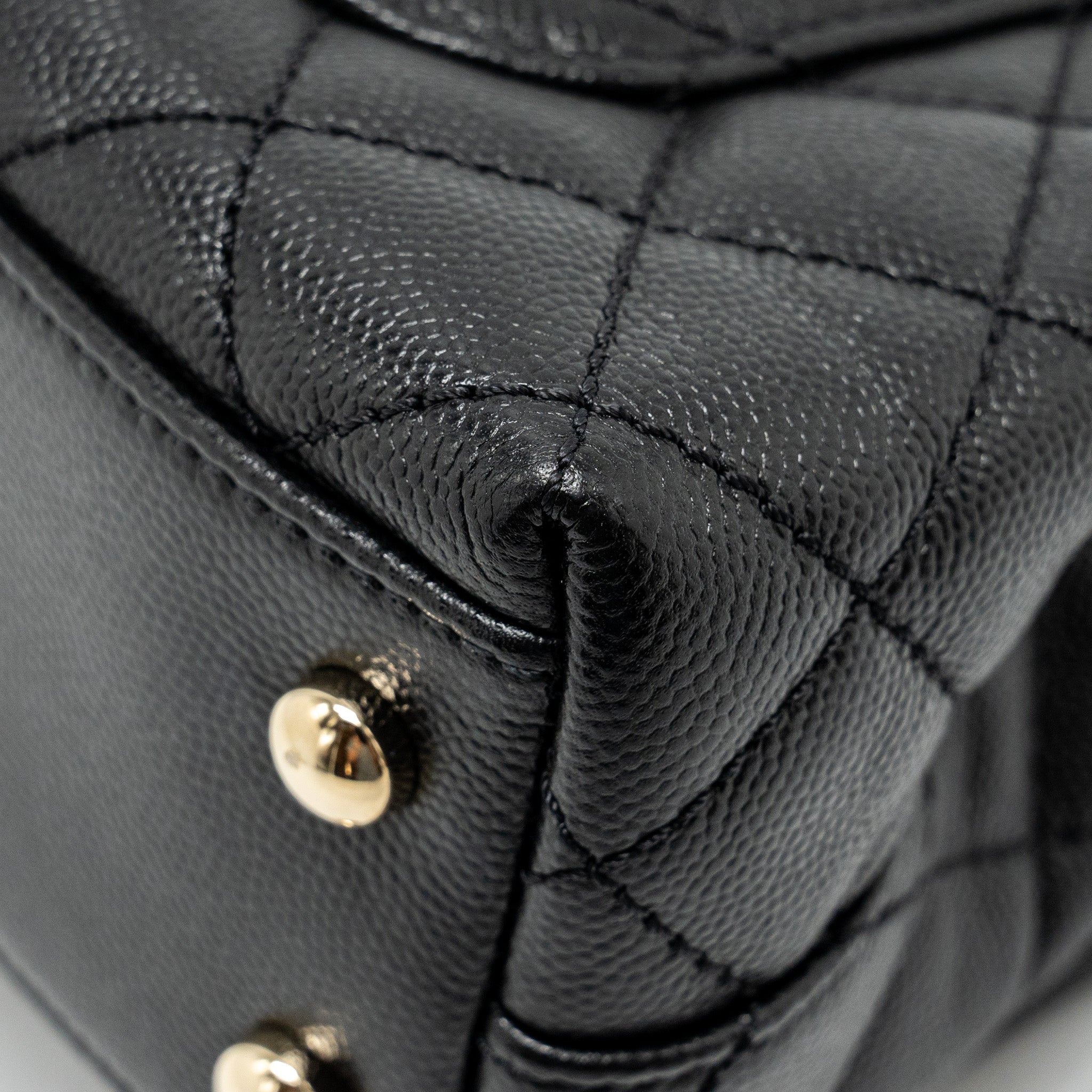 CHANEL MINI COCO HANDLE CAVIAR BLACK LGHW (MICROCHIP)