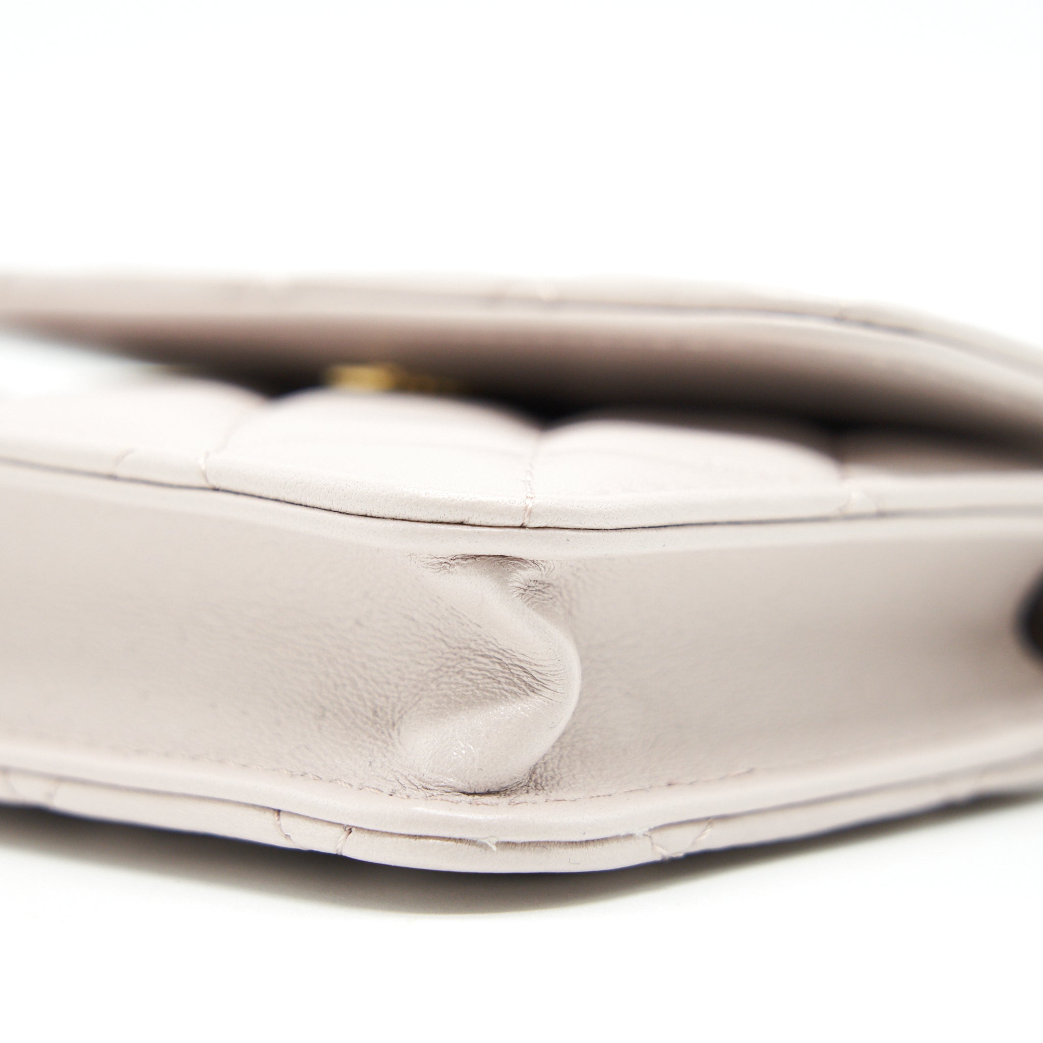 CHANEL 21B LILAC/ LIGHT PURPLE PEARL CRUSH MINI BELT BAG