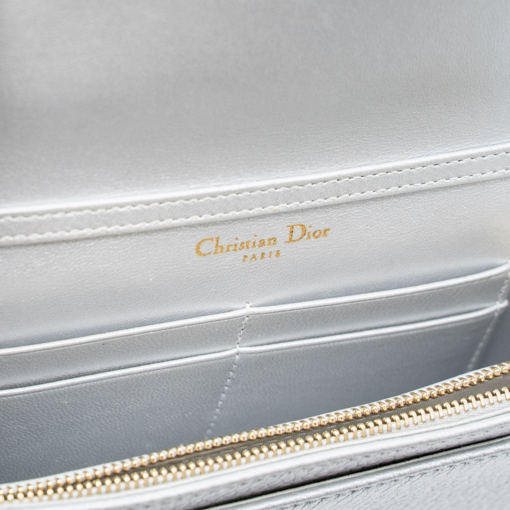 DIOR DIORAMA WALLET ON CHAIN CALFSKIN LIGHT GREY GHW
