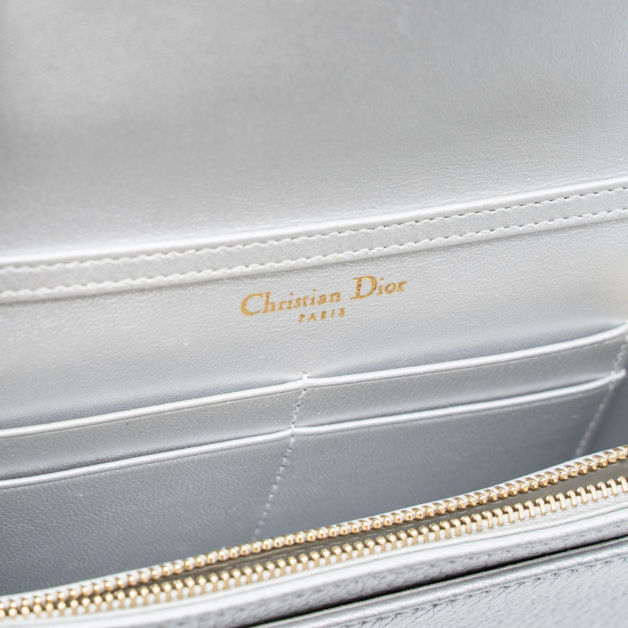 DIOR DIORAMA WALLET ON CHAIN CALFSKIN LIGHT GREY GHW