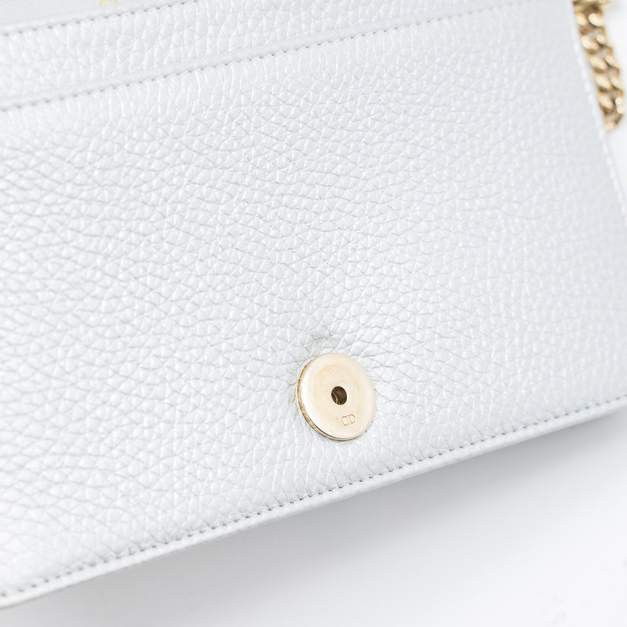 DIOR DIORAMA WALLET ON CHAIN CALFSKIN LIGHT GREY GHW