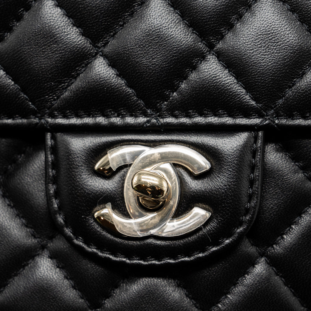 CHANEL 22S HEART BAG LAMBSKIN BLACK LGHW (MICROCHIP)