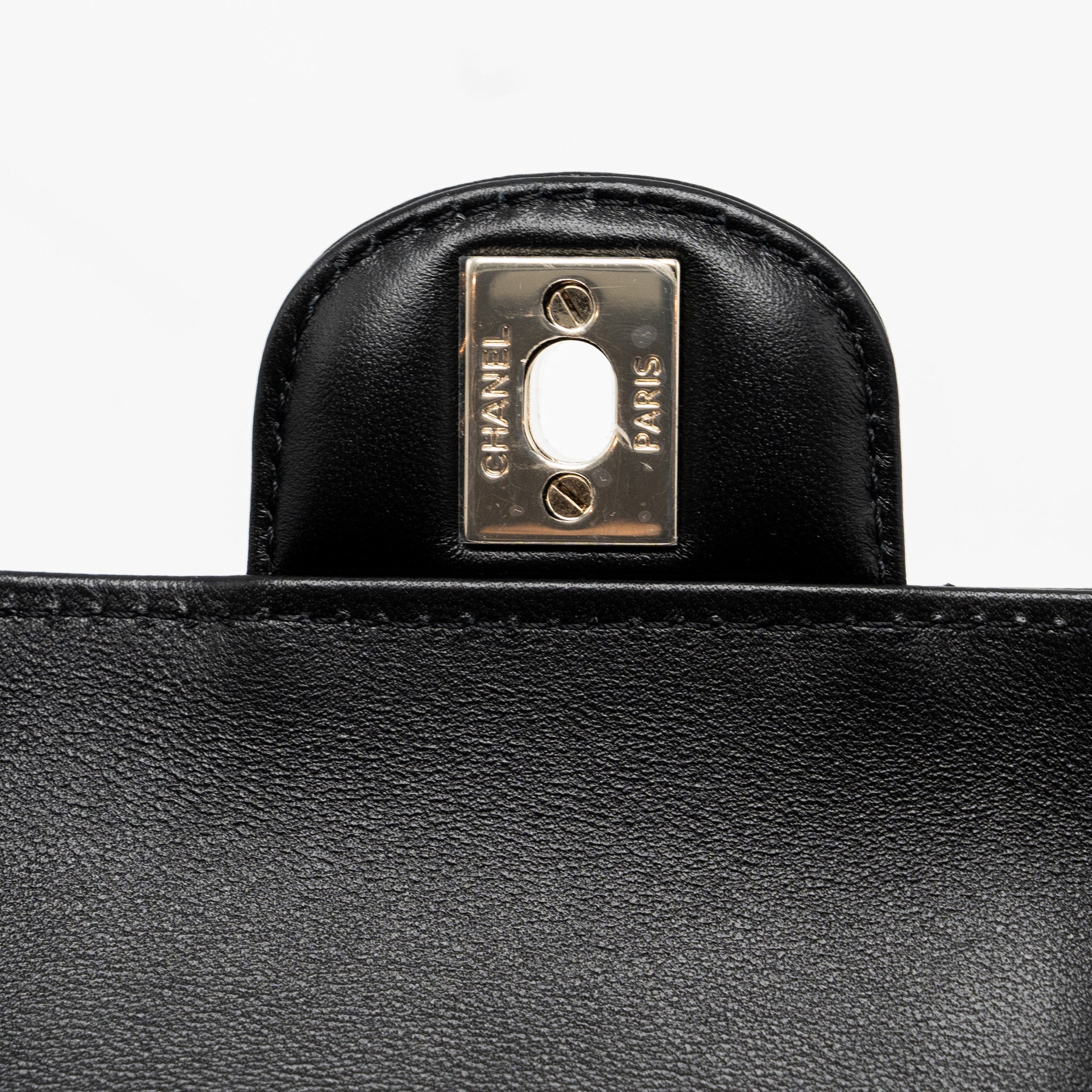 CHANEL 22S HEART BAG LAMBSKIN BLACK LGHW (MICROCHIP)