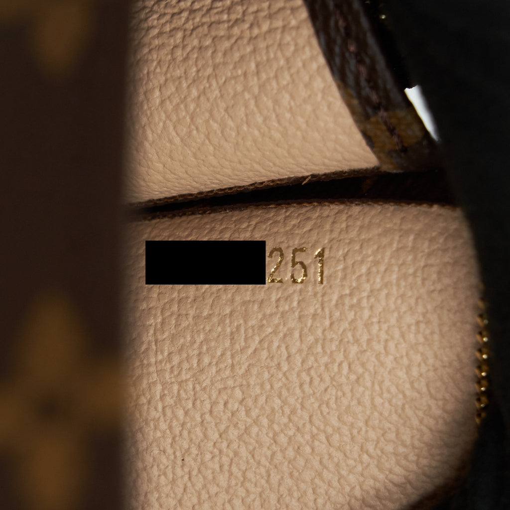 LOUIS VUITTON TOILETRY POCHETTE 26 MONOGRAM CANVAS