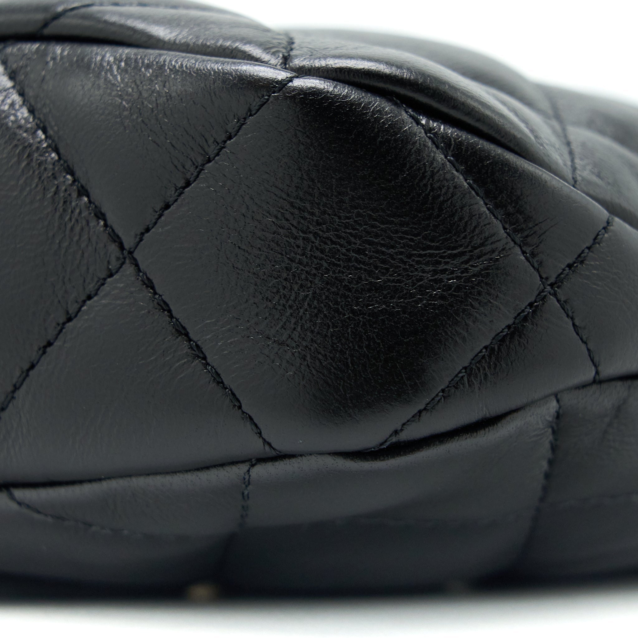 CHANEL 22K HOBO SHOULDER BAG LAMBSKIN BLACK GHW (MICROCHIP)
