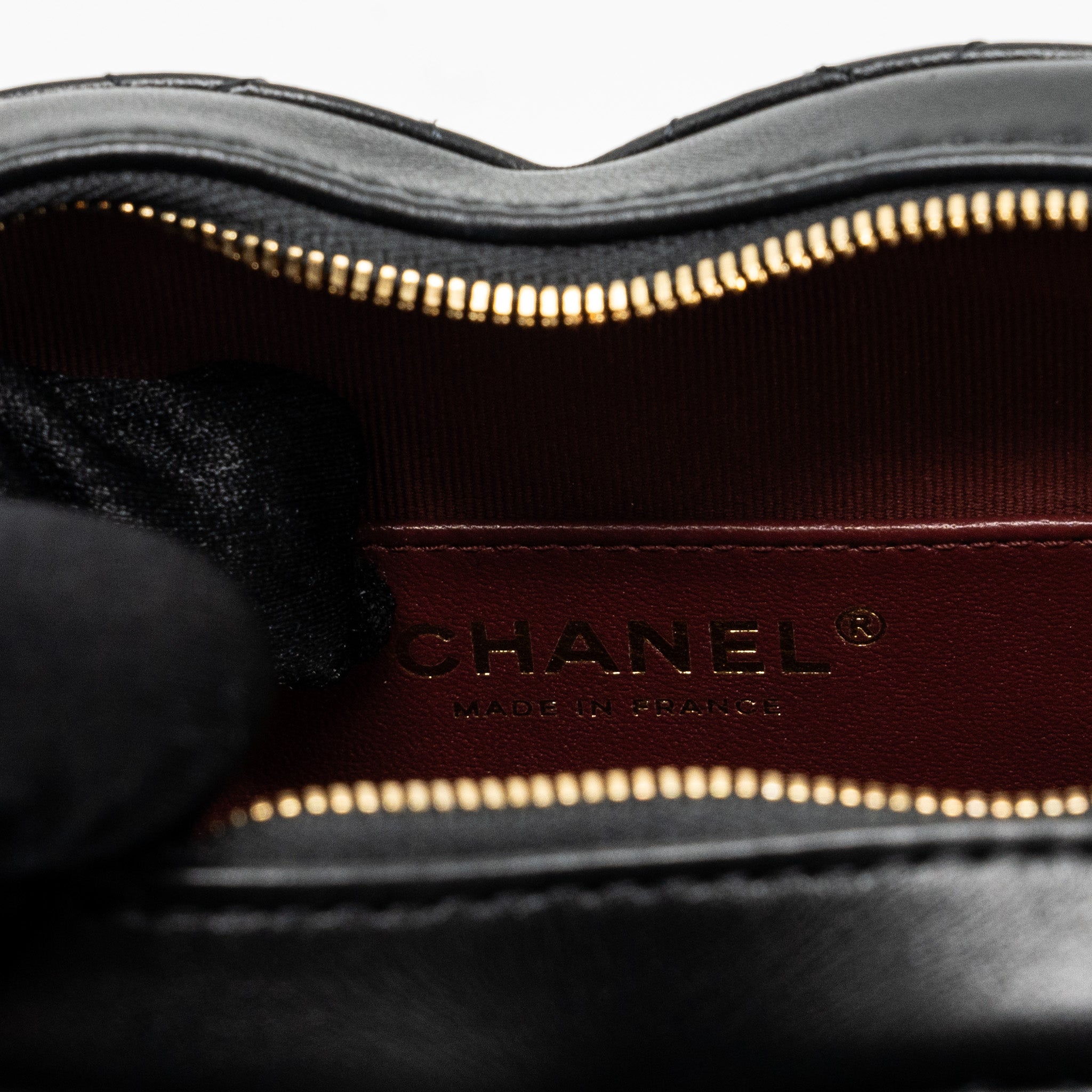 CHANEL 22S HEART BAG LAMBSKIN BLACK LGHW (MICROCHIP)
