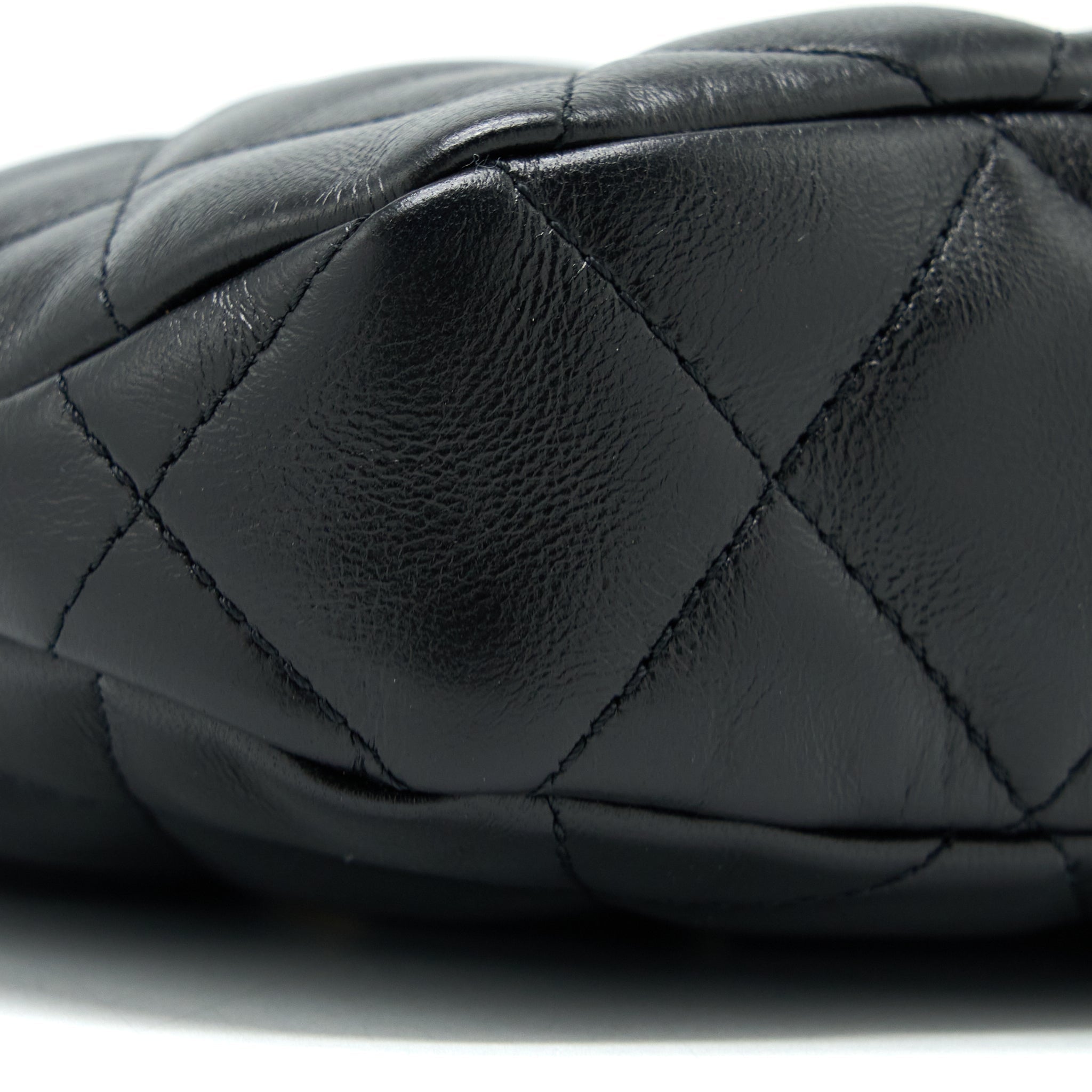 CHANEL 22K HOBO SHOULDER BAG LAMBSKIN BLACK GHW (MICROCHIP)