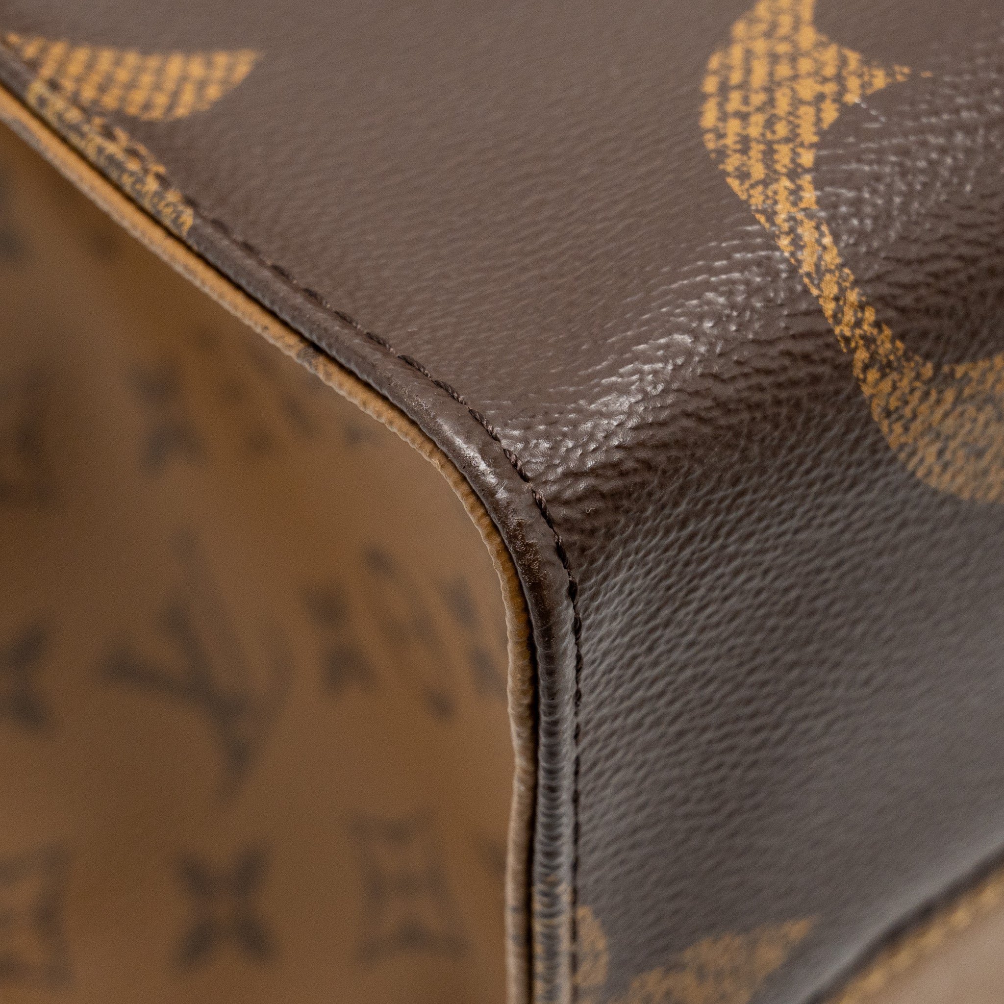 LOUIS VUITTON ONTHEGO GM MONOGRAM CANVAS GHW