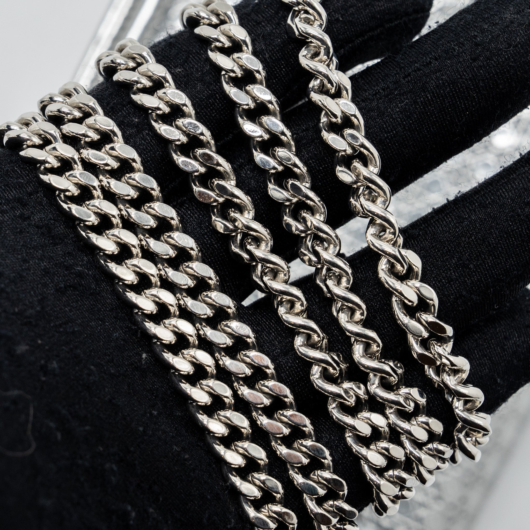 DIOR DIORAMA WALLET ON CHAIN PATENT METALLIC SILVER SHW